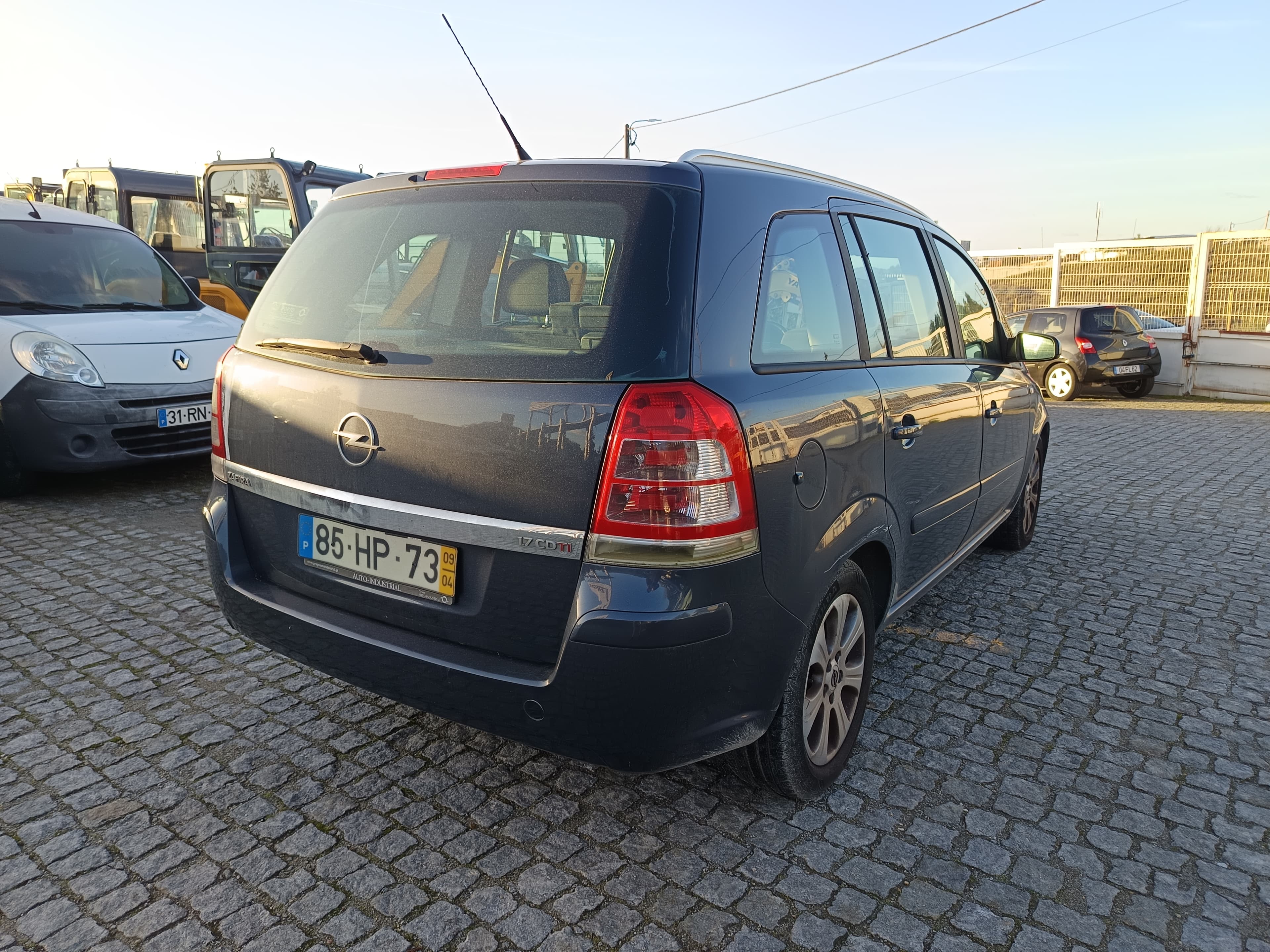 Opel Zafira · Ano 2009 — imagen 4