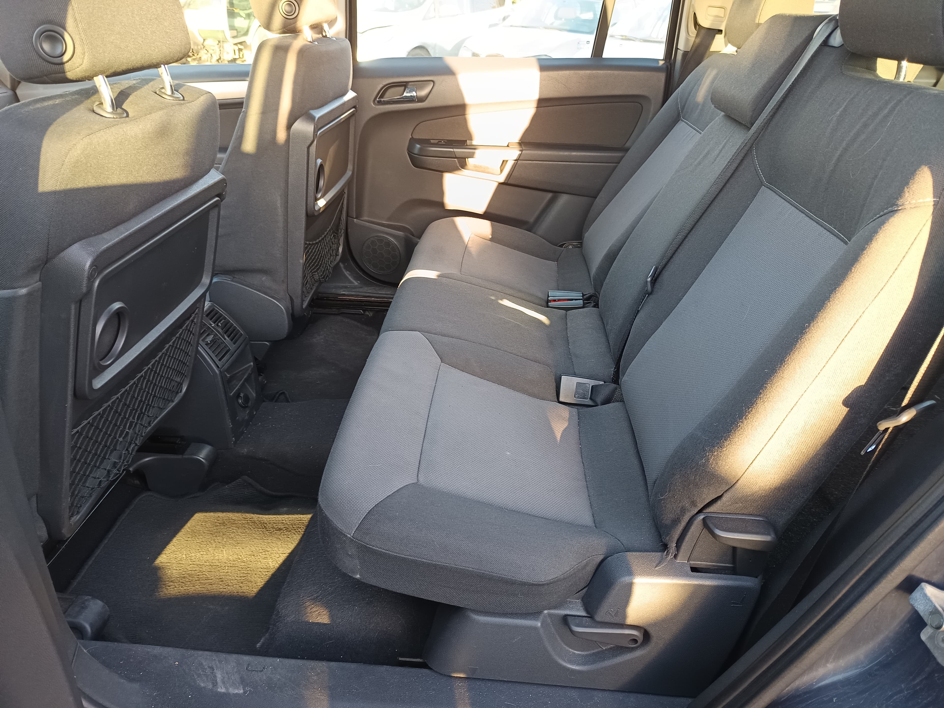 Opel Zafira · Ano 2009 — imagen 34