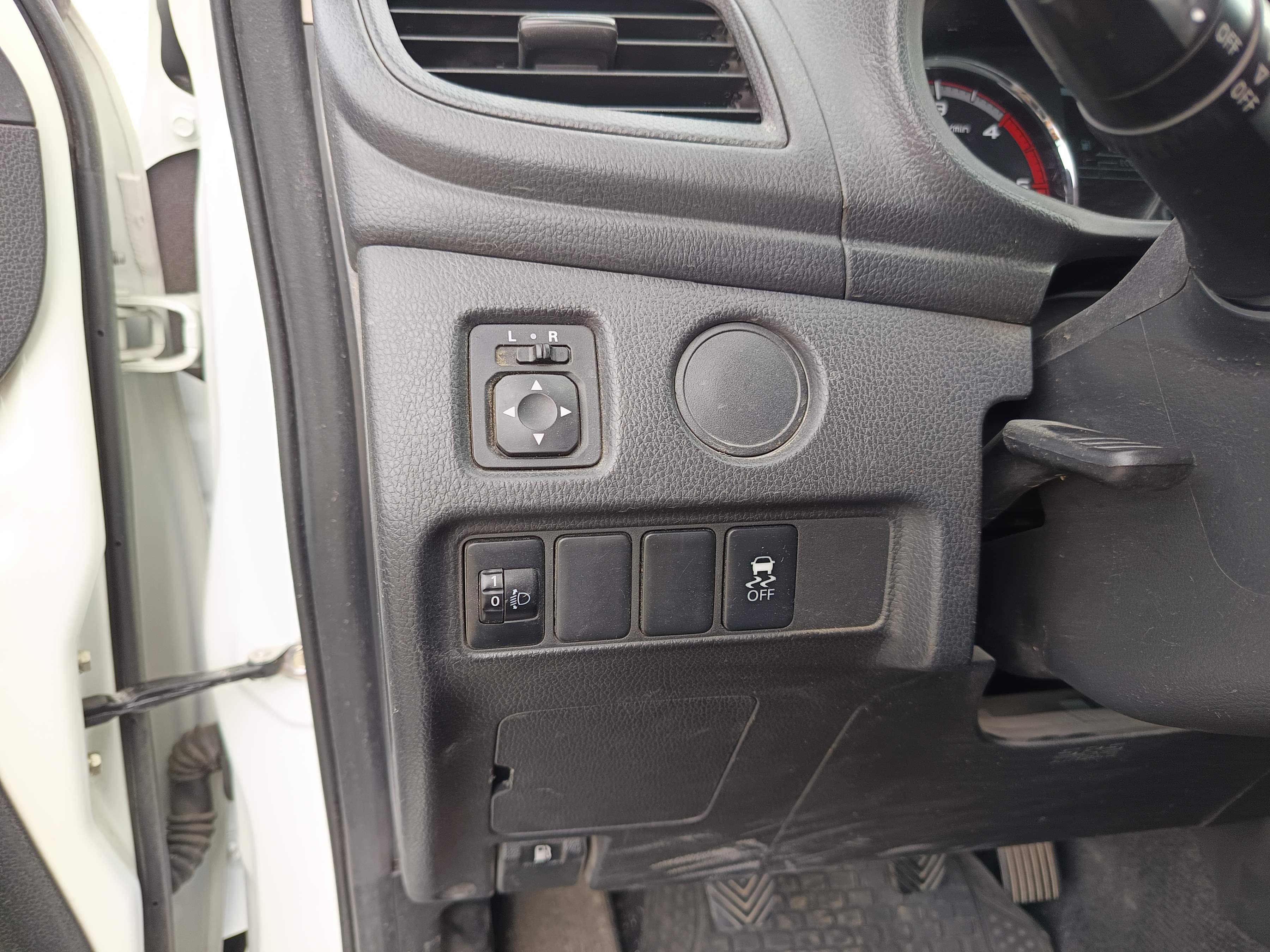 Mitsubishi L200 2.3 DI-D 4 WD Space CAB · Ano 2022 — imagem 44