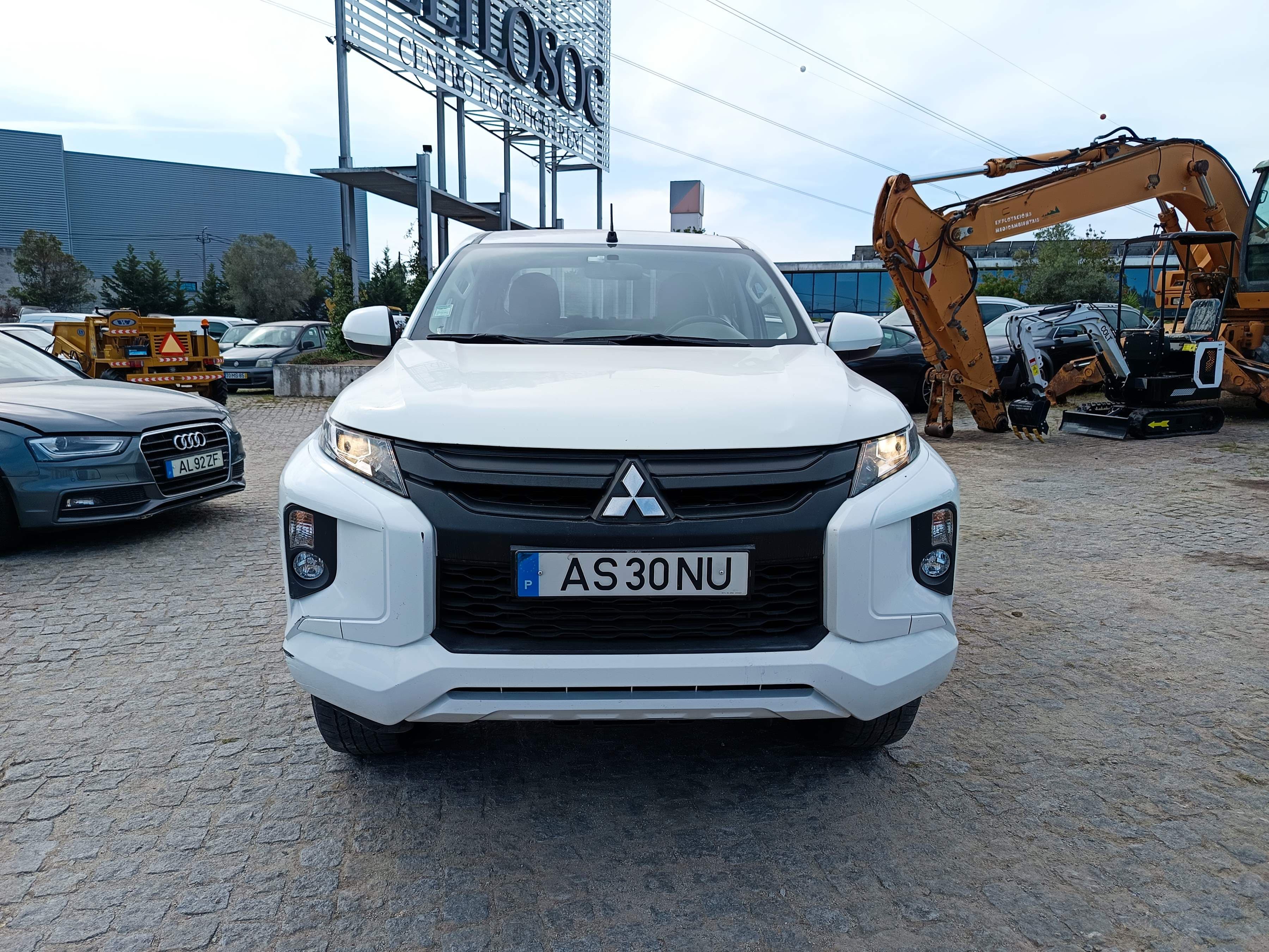 Mitsubishi L200 2.3 DI-D 4 WD Space CAB · Ano 2022 — imagem 2