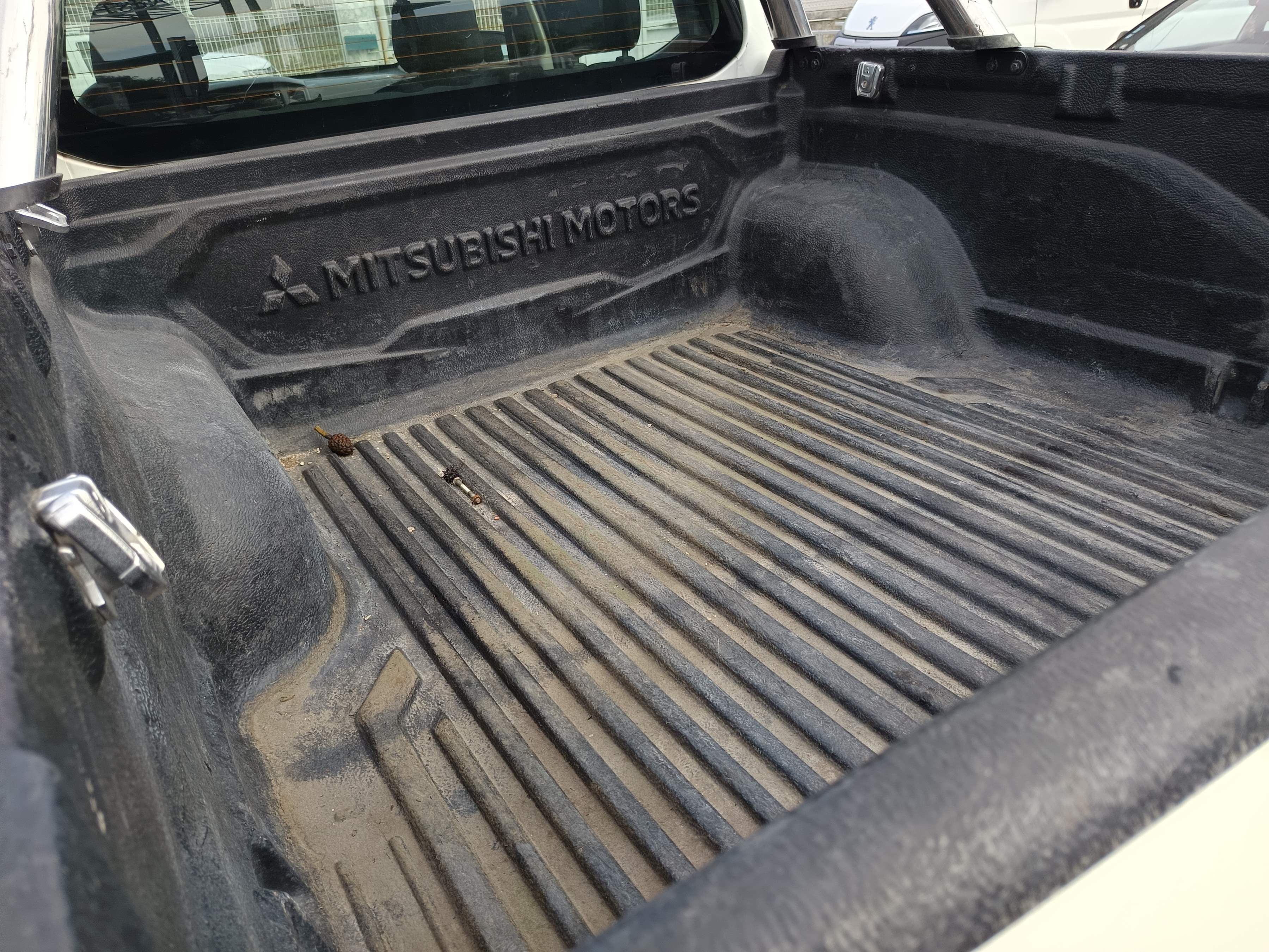 Mitsubishi L200 2.3 DI-D 4 WD Space CAB · Ano 2022 — imagem 8