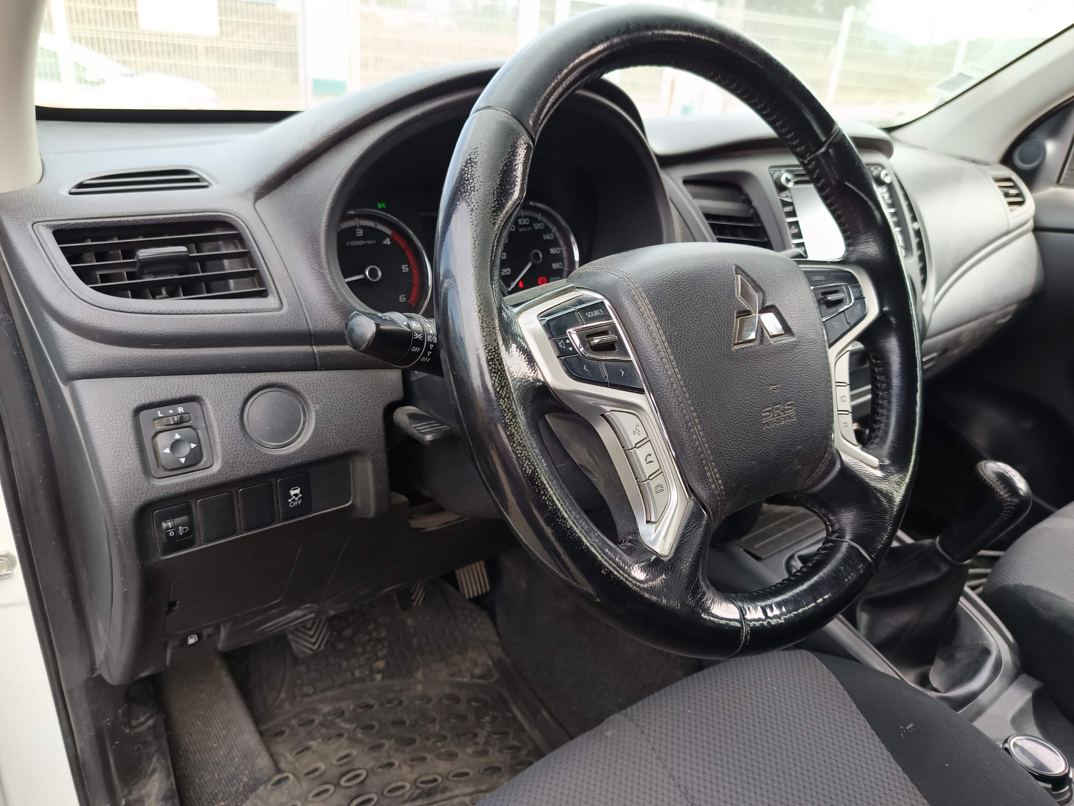 Mitsubishi L200 2.3 DI-D 4 WD Space CAB · Ano 2022 — imagem 36