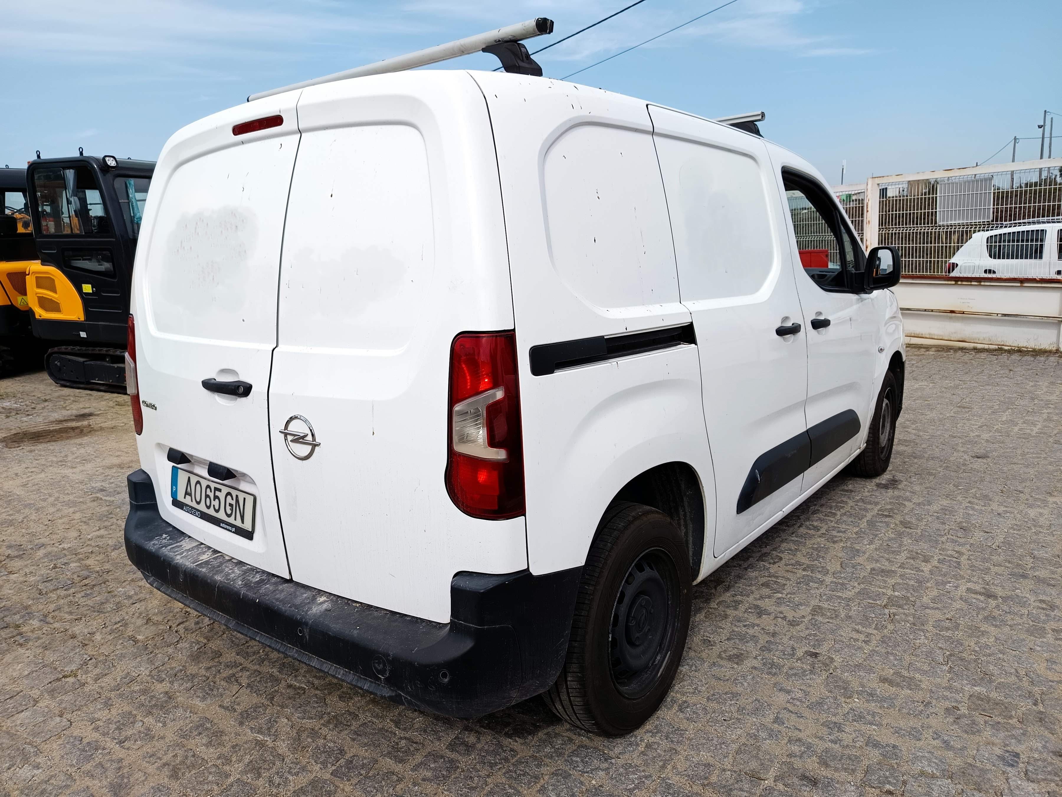 Opel Combo 1.5 CDTI · Ano 2022 — image 4