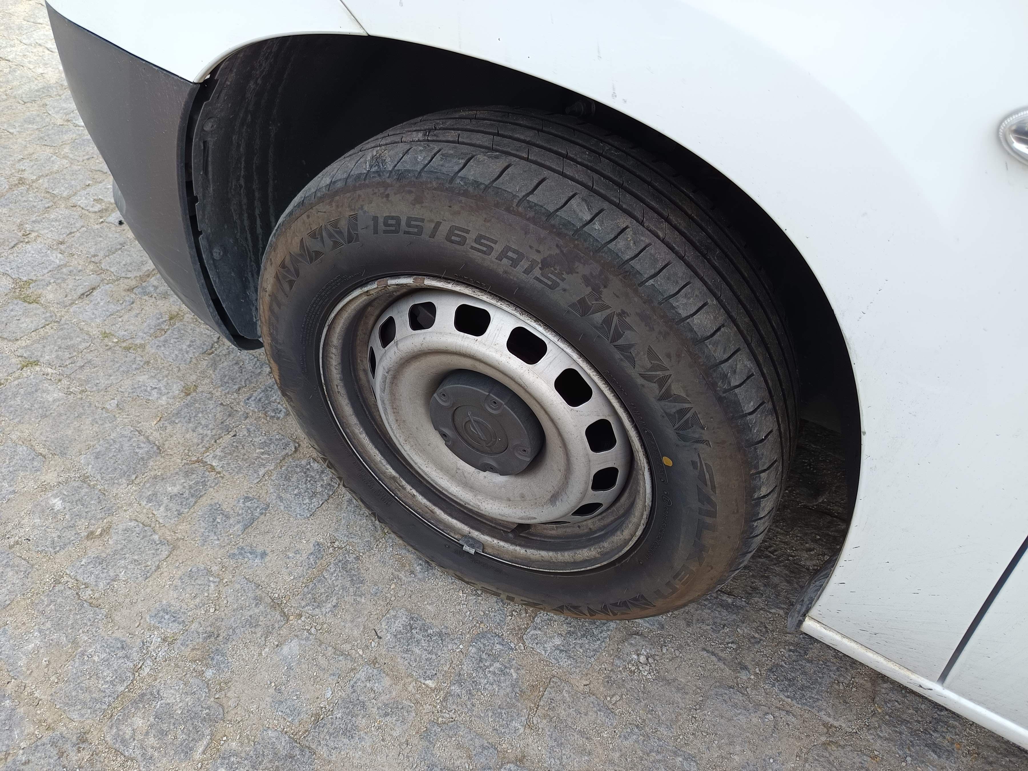 Opel Combo 1.5 CDTI · Ano 2022 — image 12