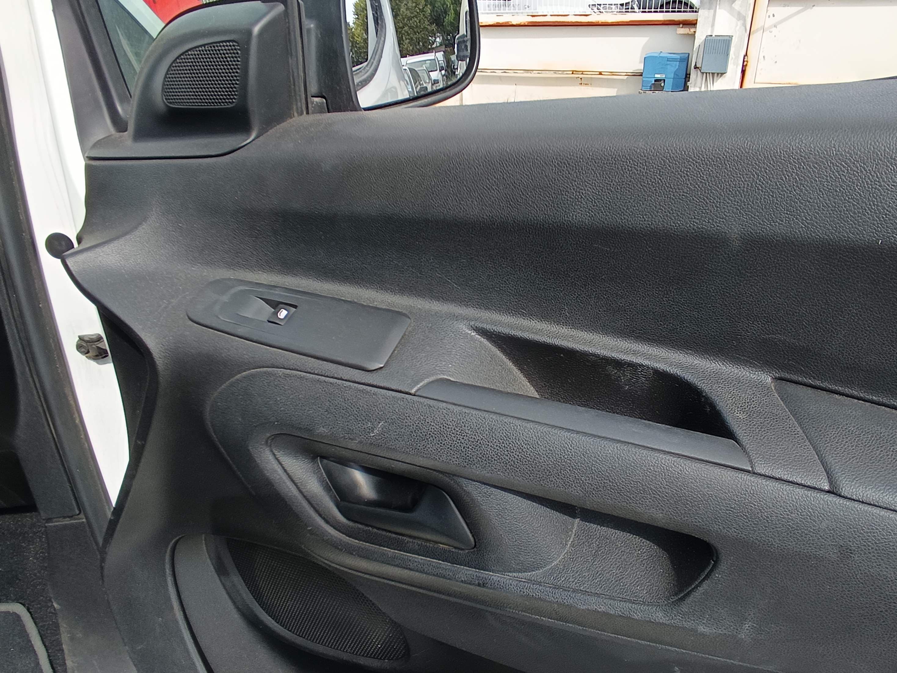 Opel Combo 1.5 CDTI · Ano 2022 — image 21