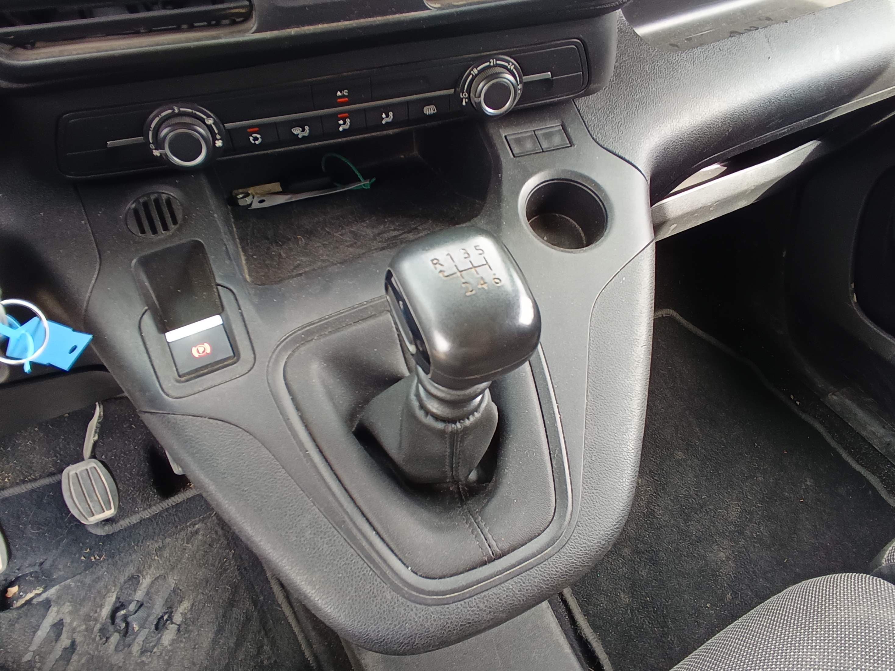 Opel Combo 1.5 CDTI · Ano 2022 — image 31