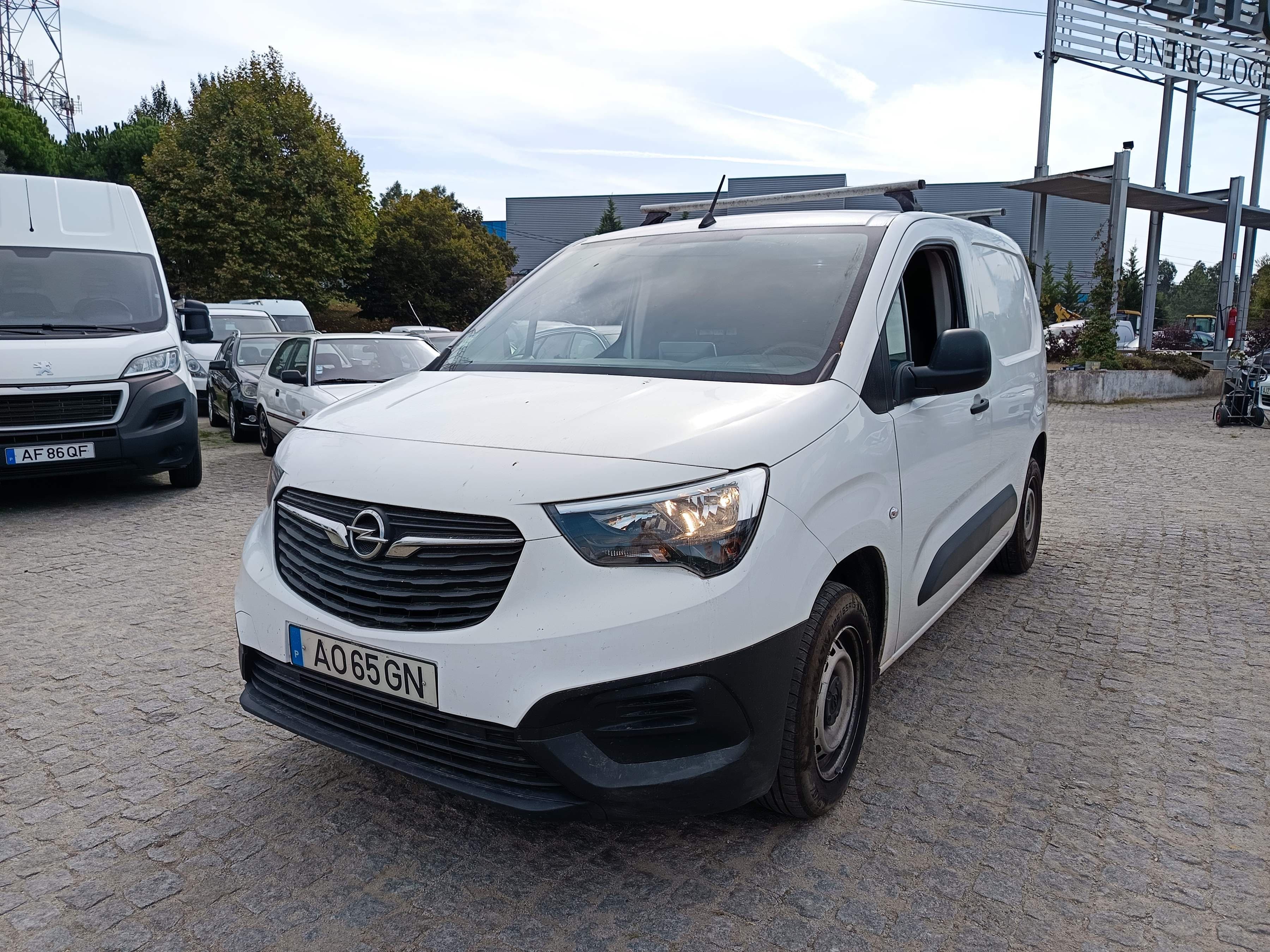 Opel Combo 1.5 CDTI · Ano 2022 — image 3