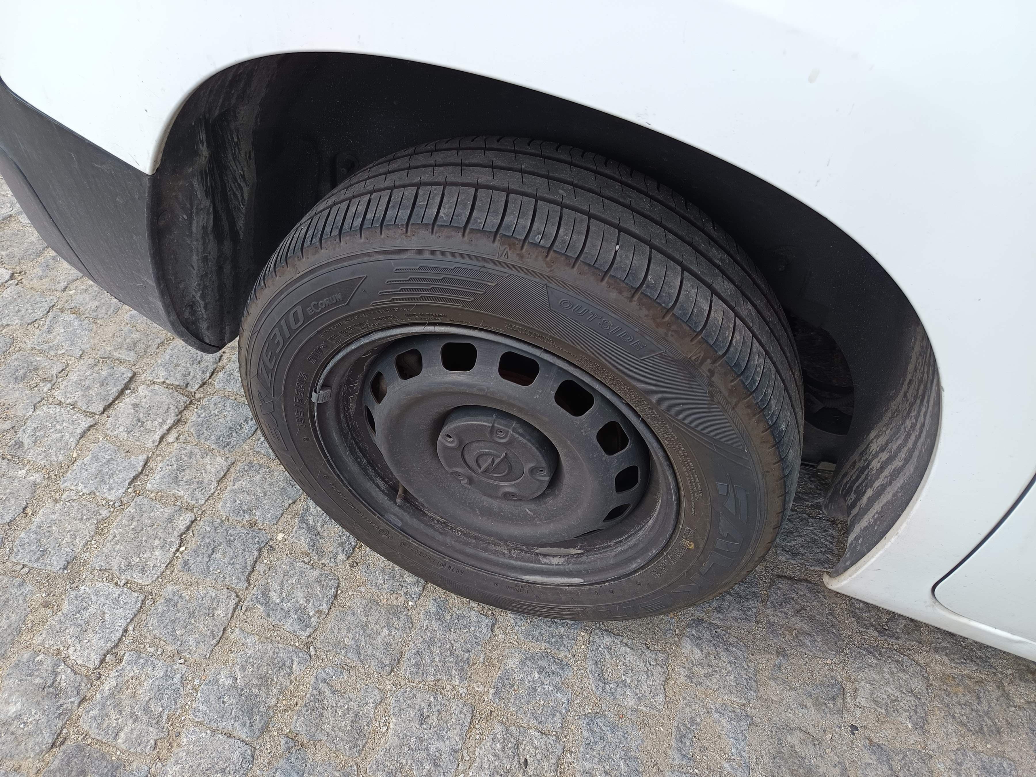 Opel Combo 1.5 CDTI · Ano 2022 — image 9
