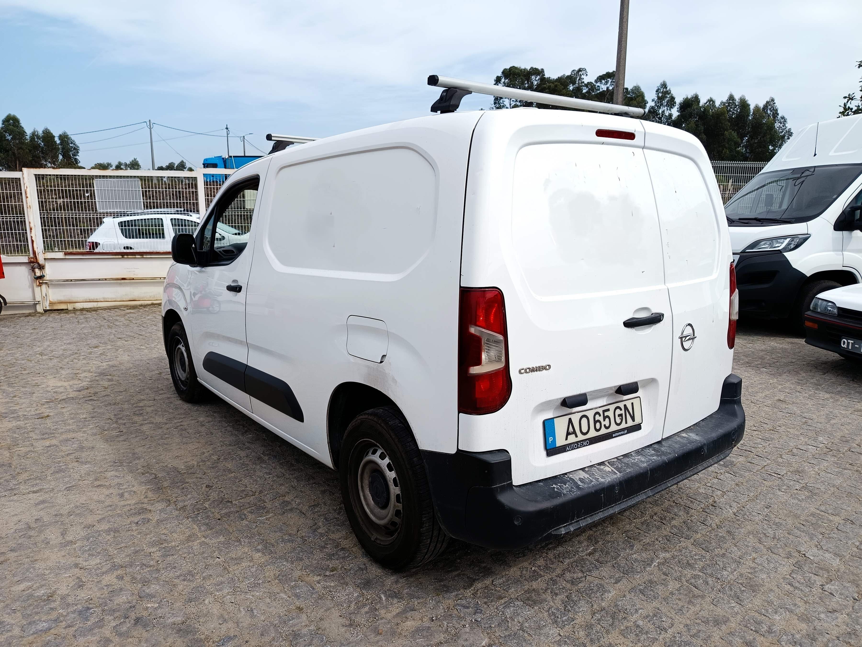 Opel Combo 1.5 CDTI · Ano 2022 — image 6