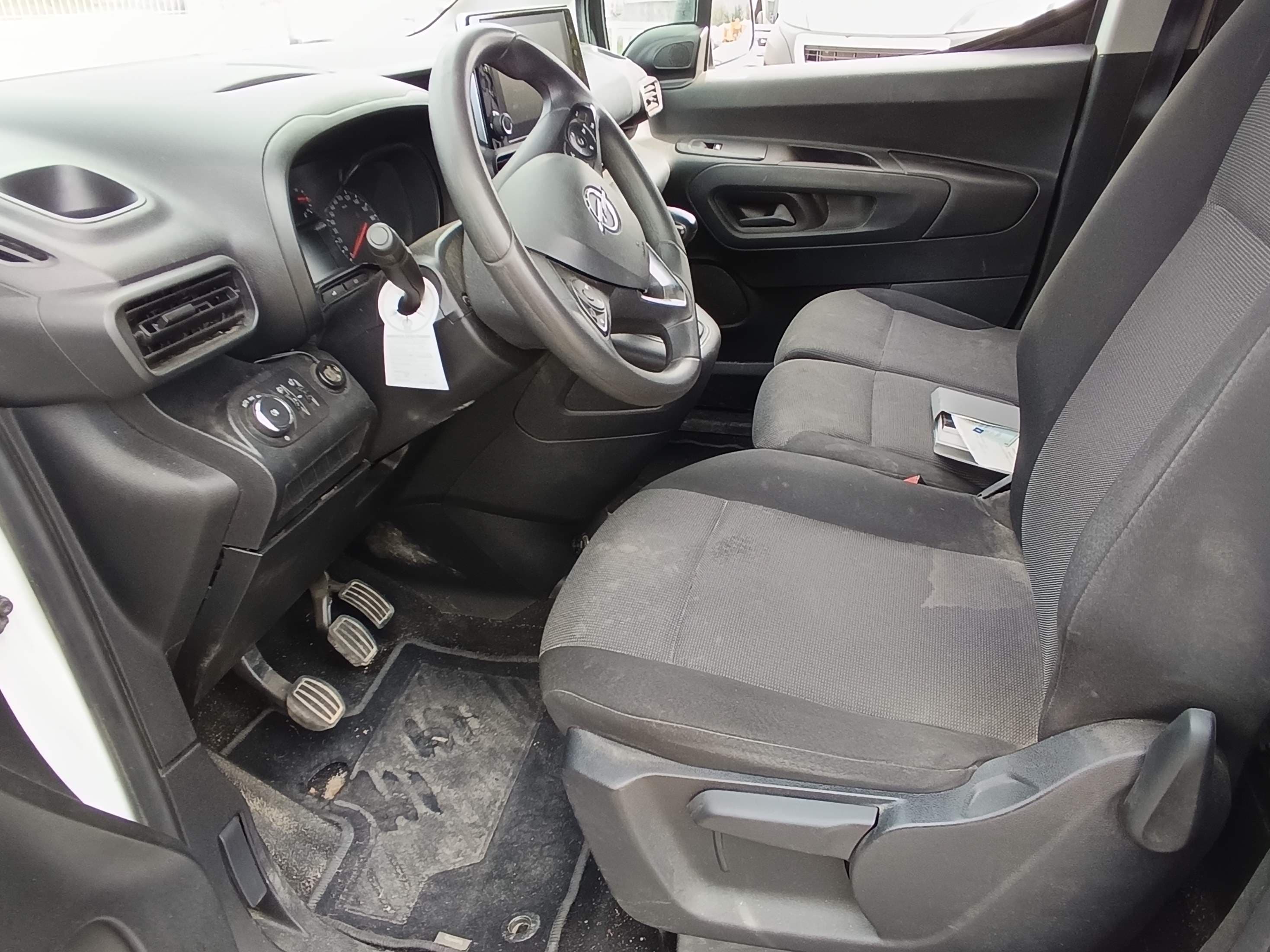 Opel Combo 1.5 CDTI · Ano 2022 — image 25
