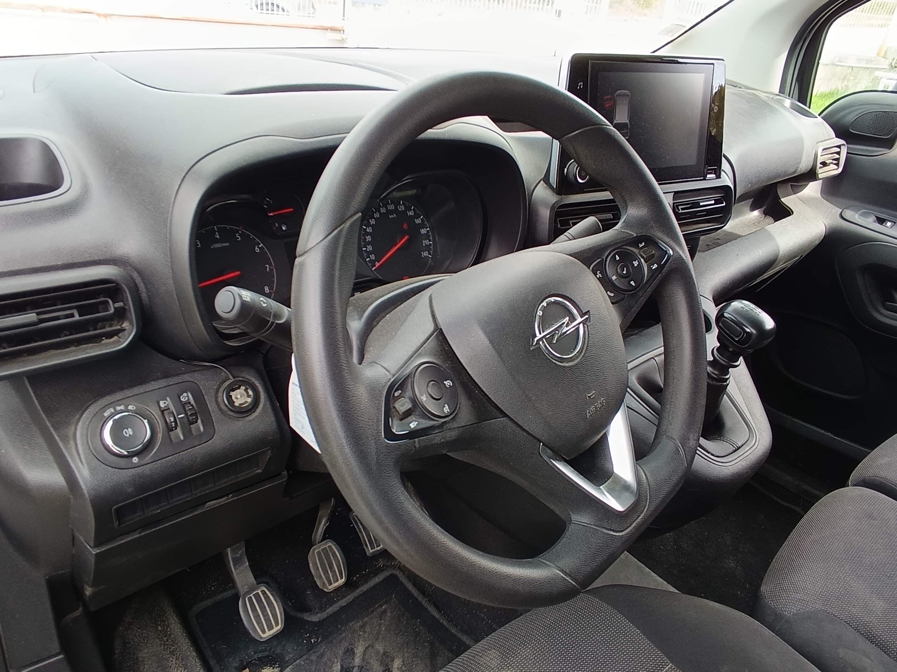 Opel Combo 1.5 CDTI · Ano 2022 — image 27