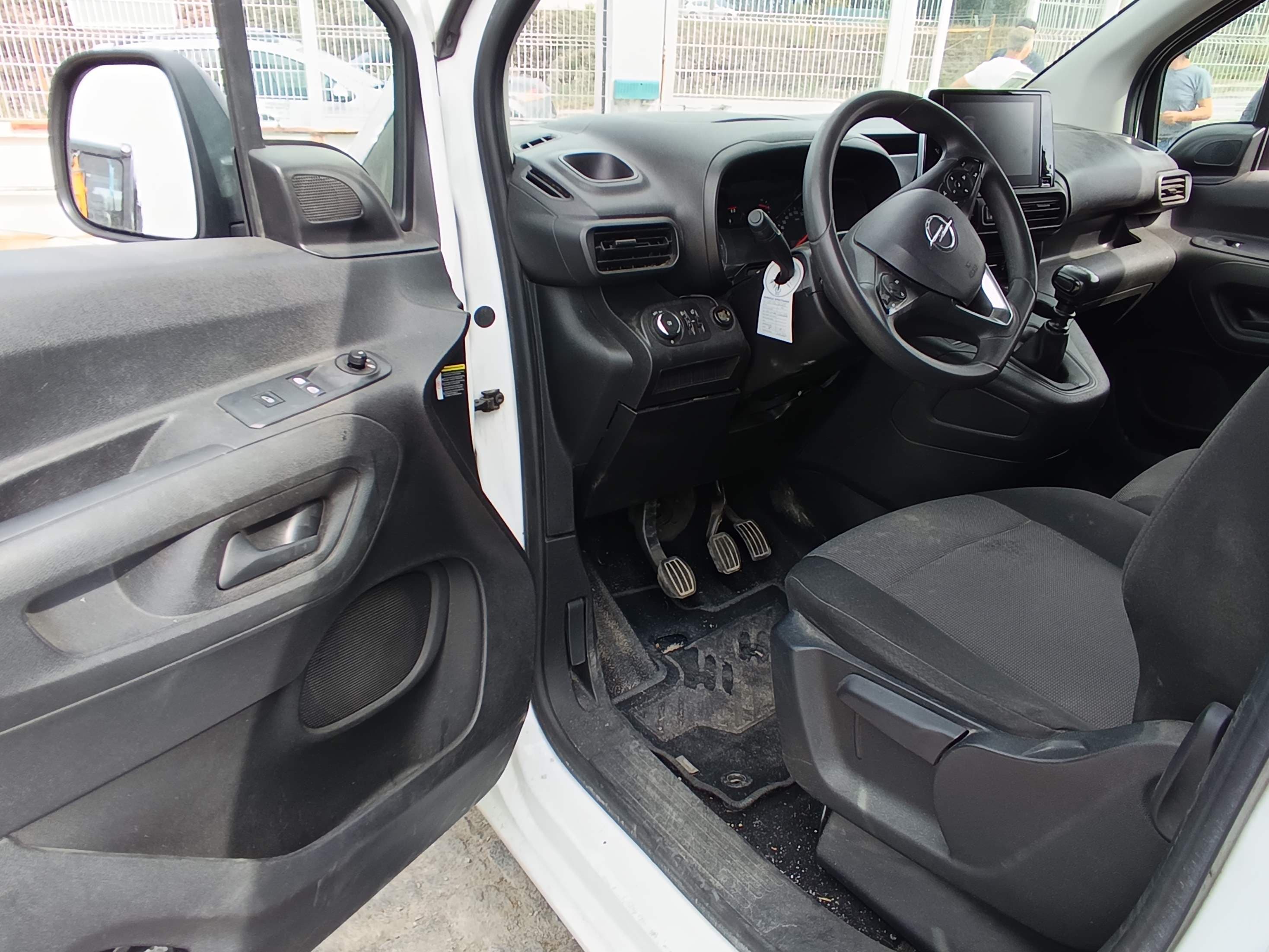 Opel Combo 1.5 CDTI · Ano 2022 — image 23