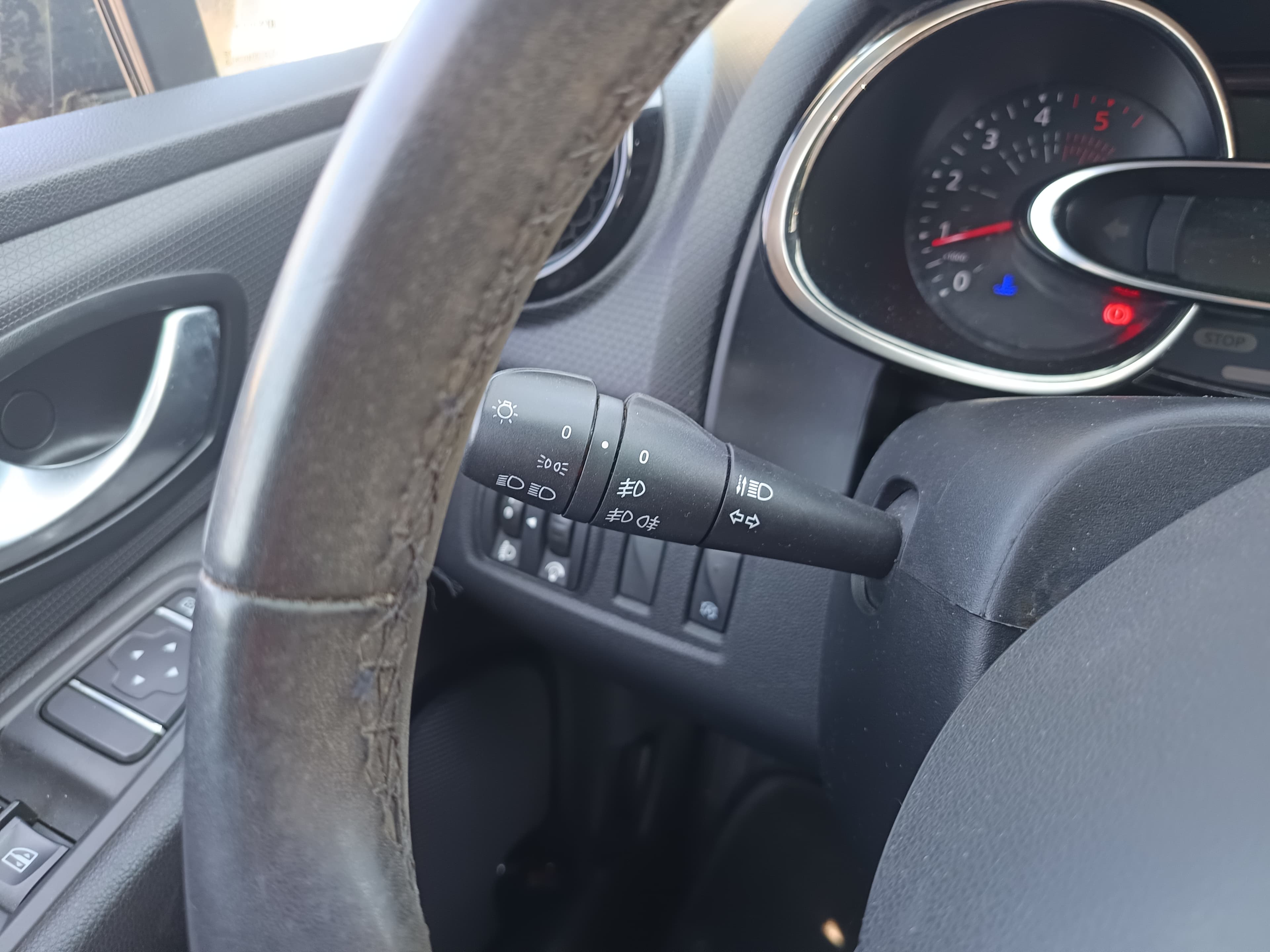 Renault Clio · Ano 2018 — imagen 21