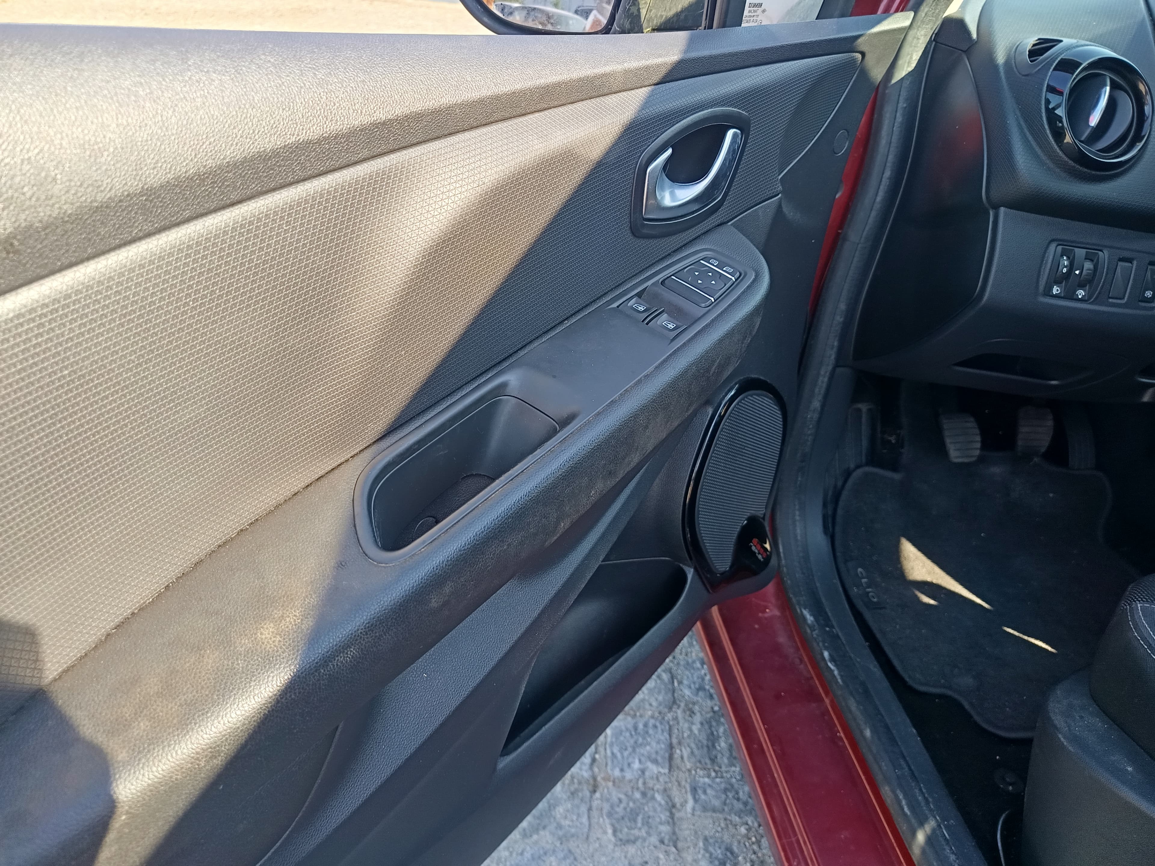Renault Clio · Ano 2018 — imagen 17