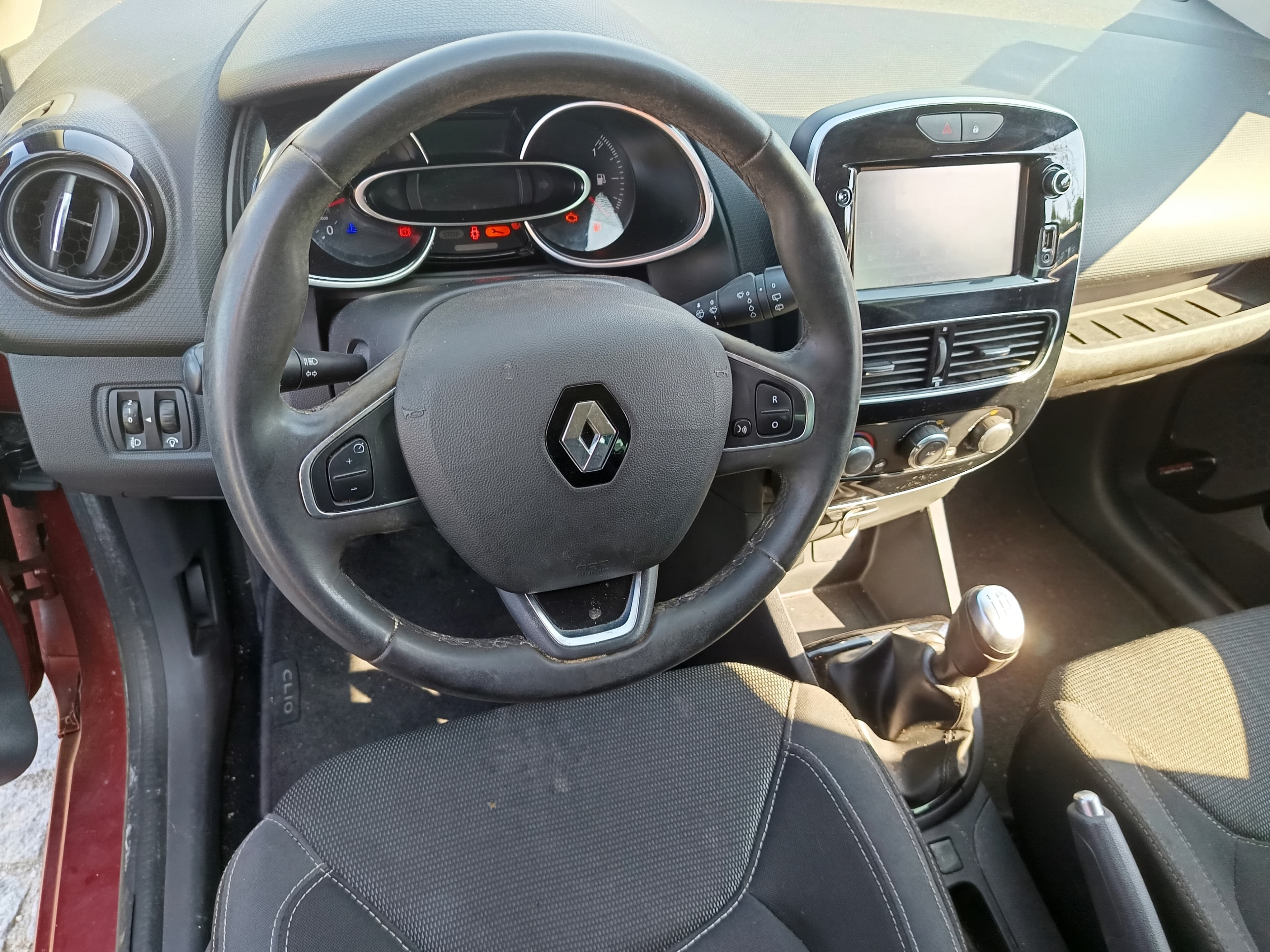 Renault Clio · Ano 2018 — imagen 19