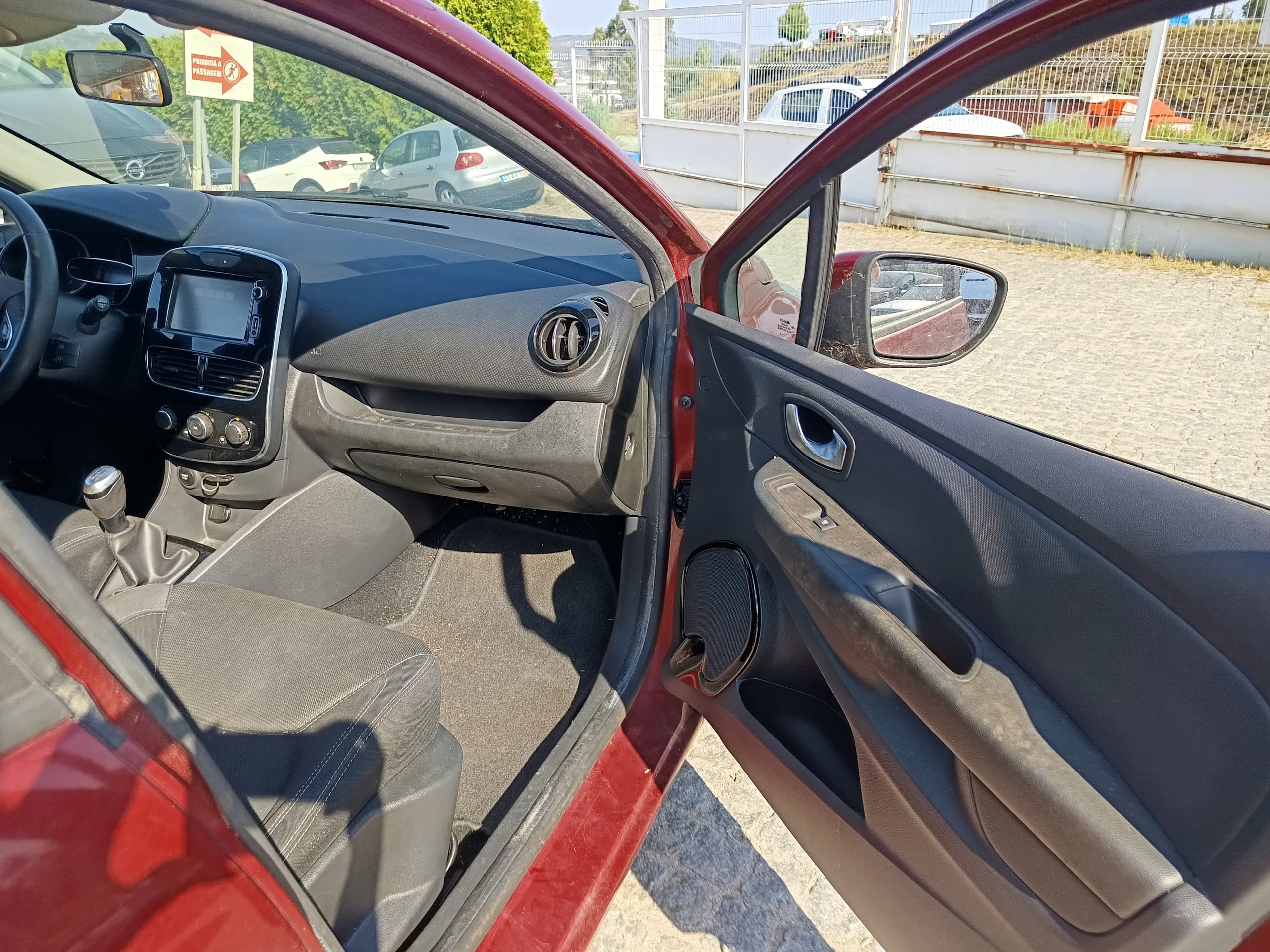 Renault Clio · Ano 2018 — imagen 32