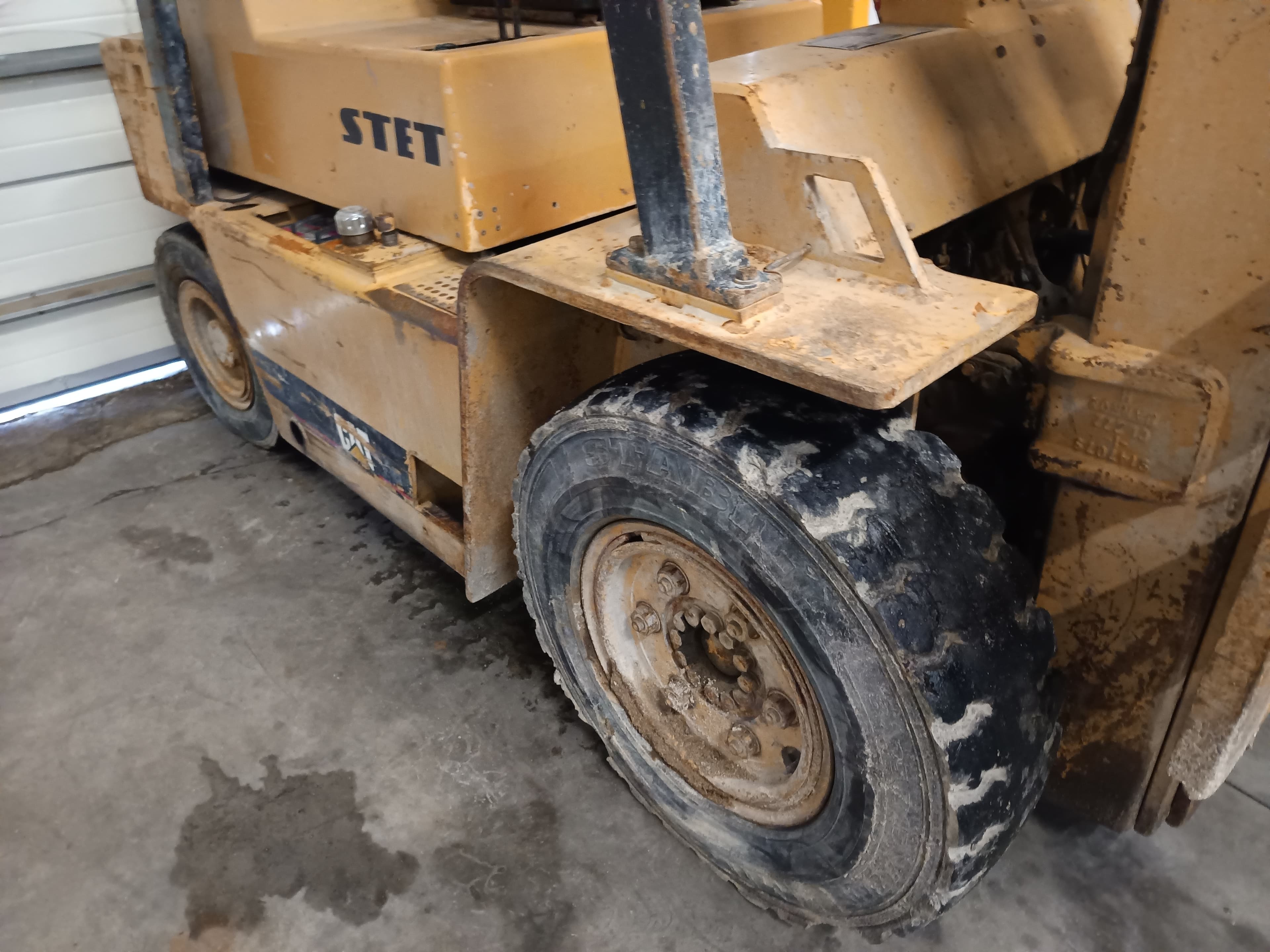 Empilhador CAT V60E — imagen 5