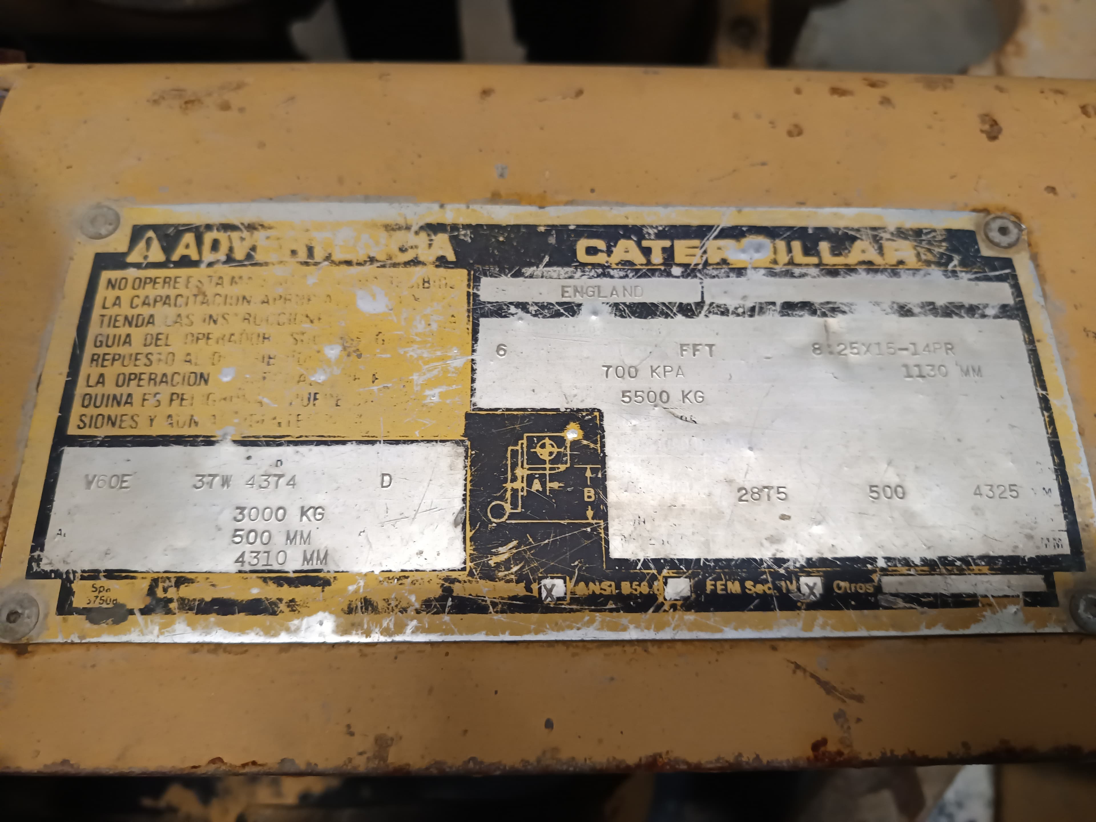 Empilhador CAT V60E — imagen 7
