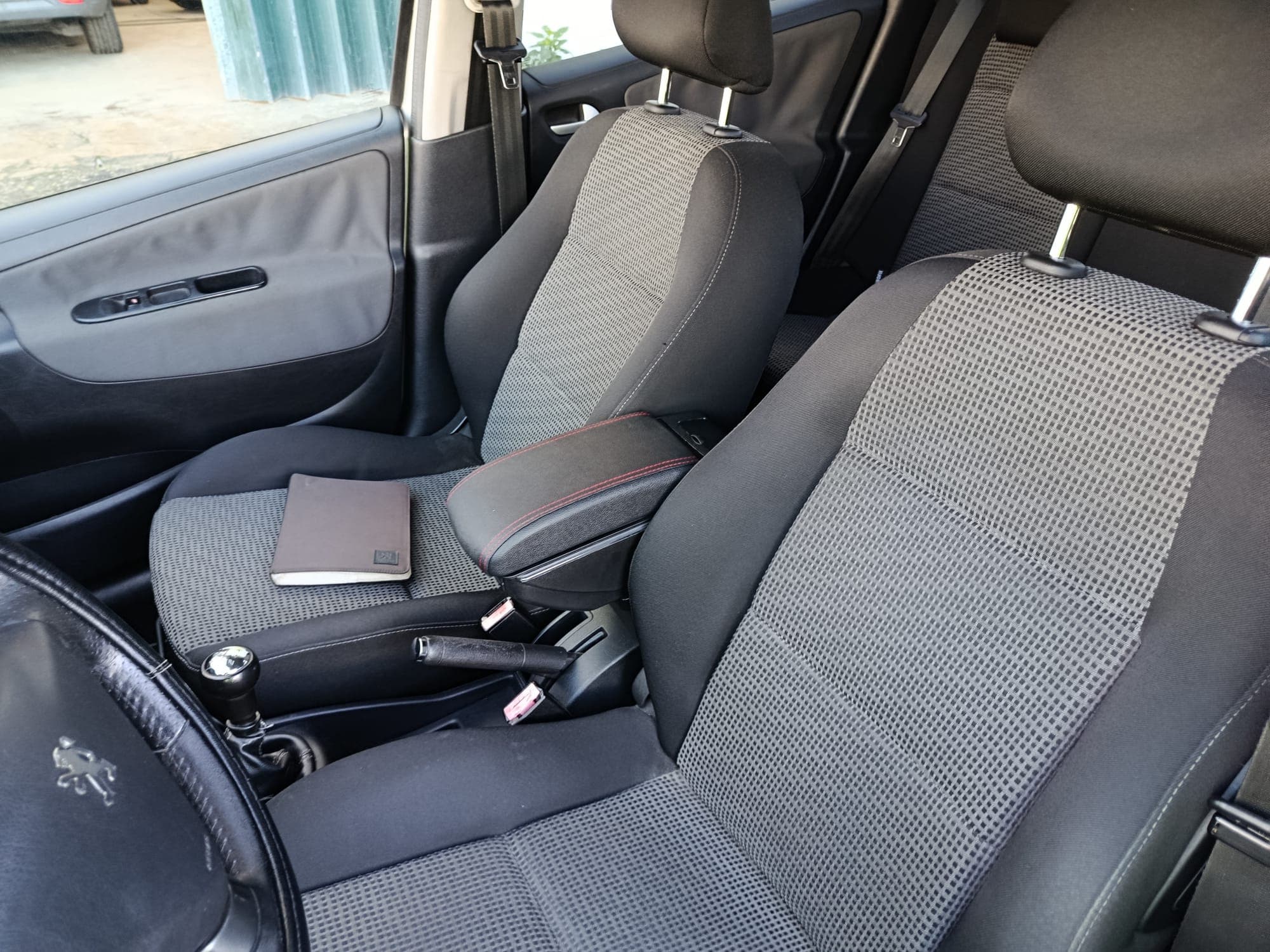 Peugeot 207 1.4 HDi SE Sportium · Ano 2010 — imagem 16