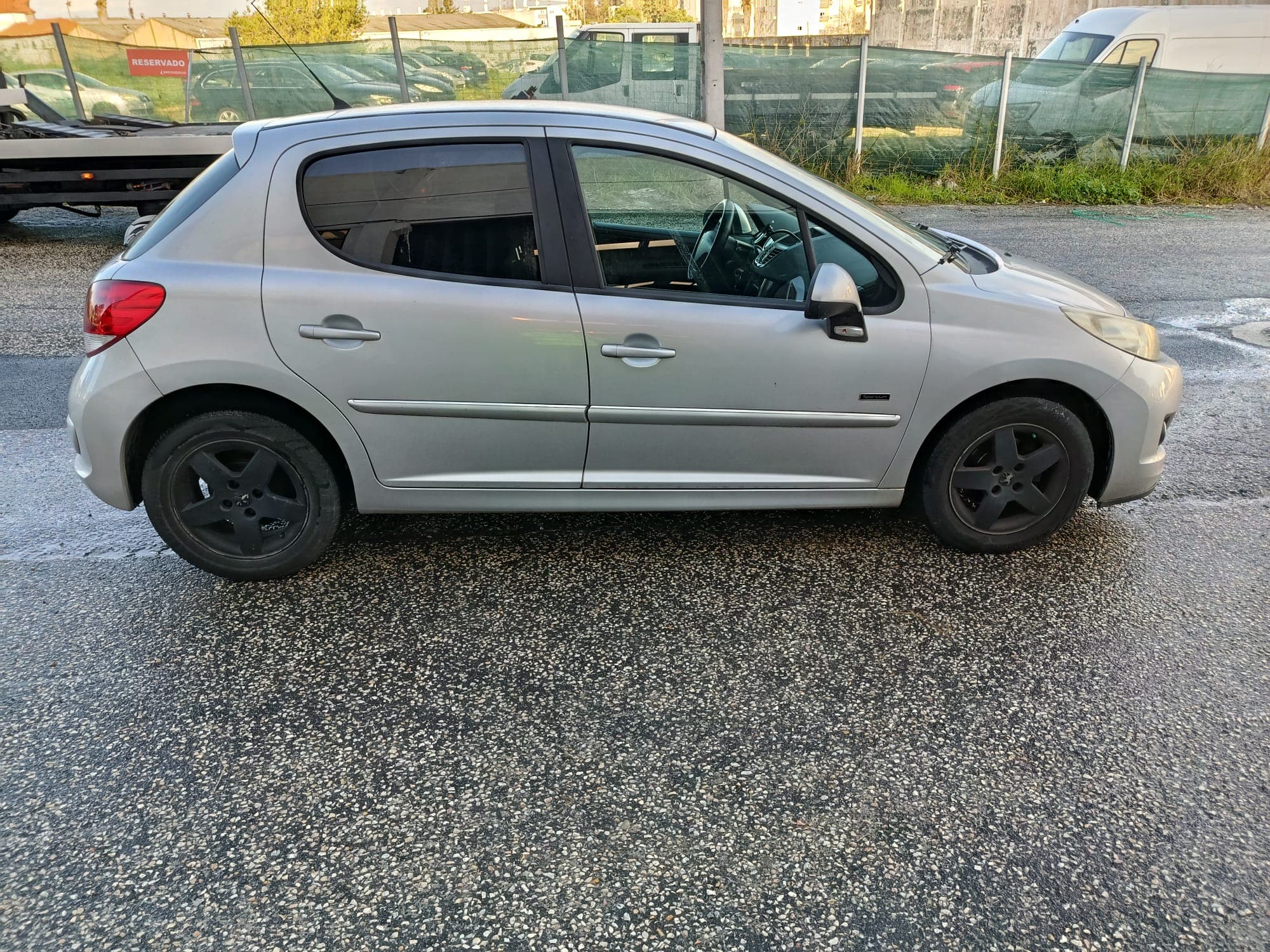 Peugeot 207 1.4 HDi SE Sportium · Ano 2010 — imagem 3