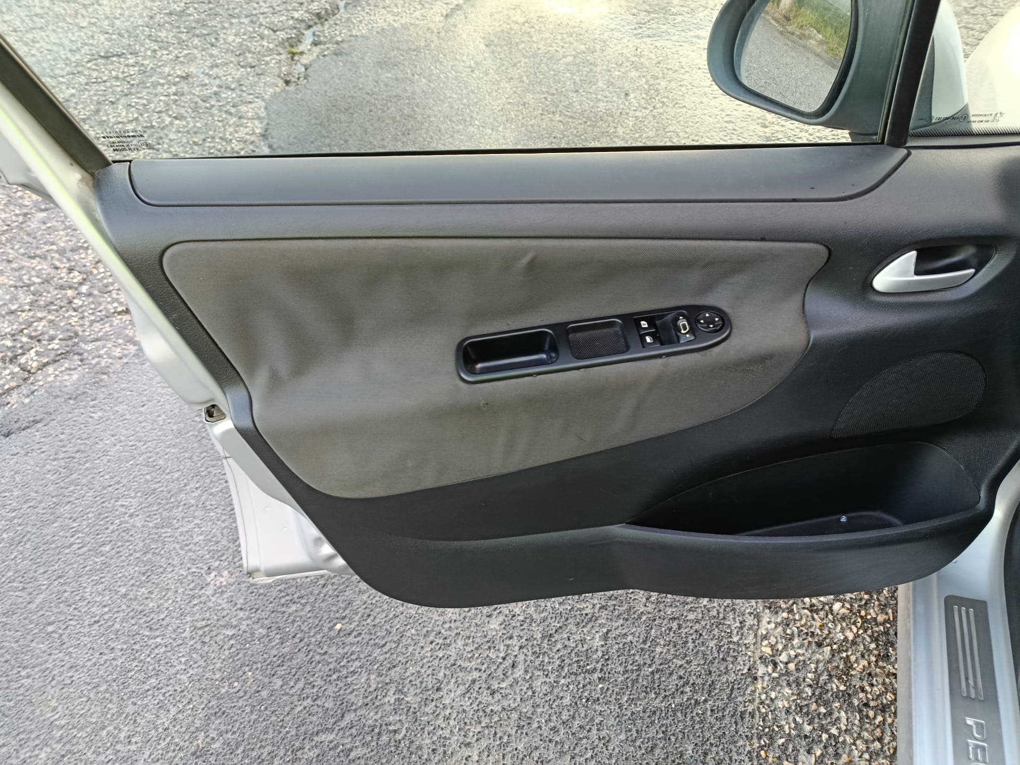 Peugeot 207 1.4 HDi SE Sportium · Ano 2010 — imagem 15