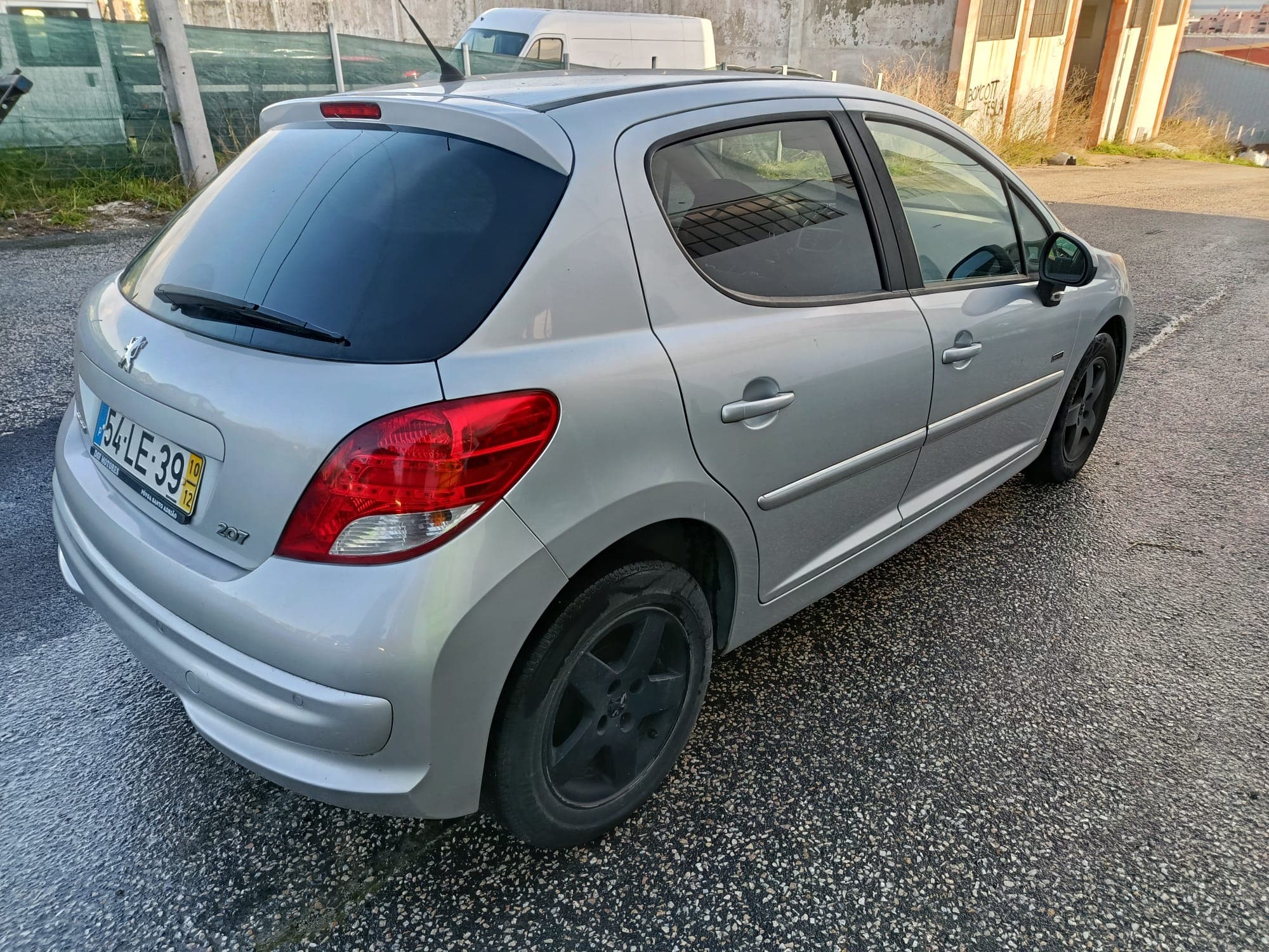 Peugeot 207 1.4 HDi SE Sportium · Ano 2010 — imagem 4