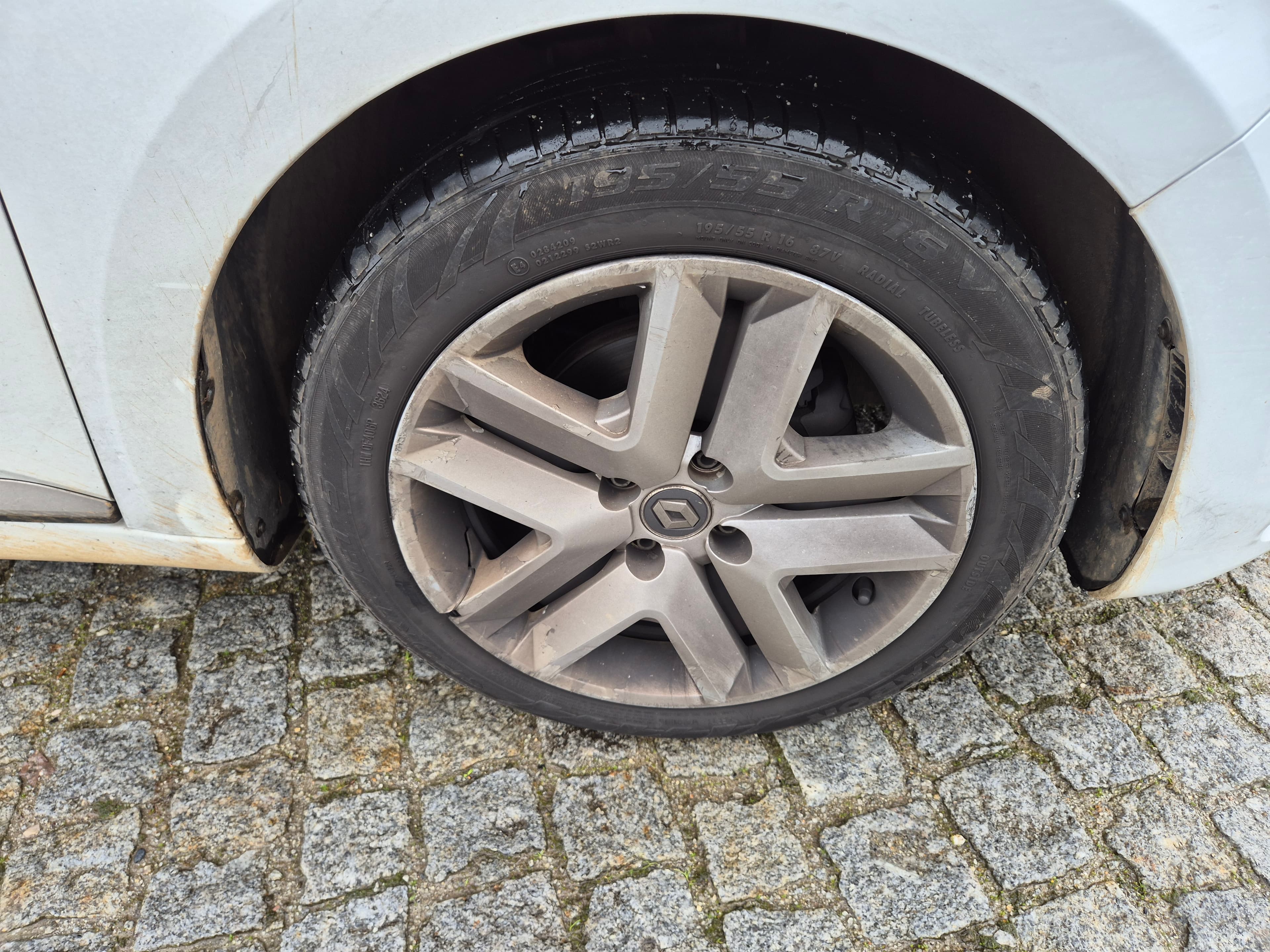 Renault Clio 1.5 Dci · Ano 2020 — imagem 8