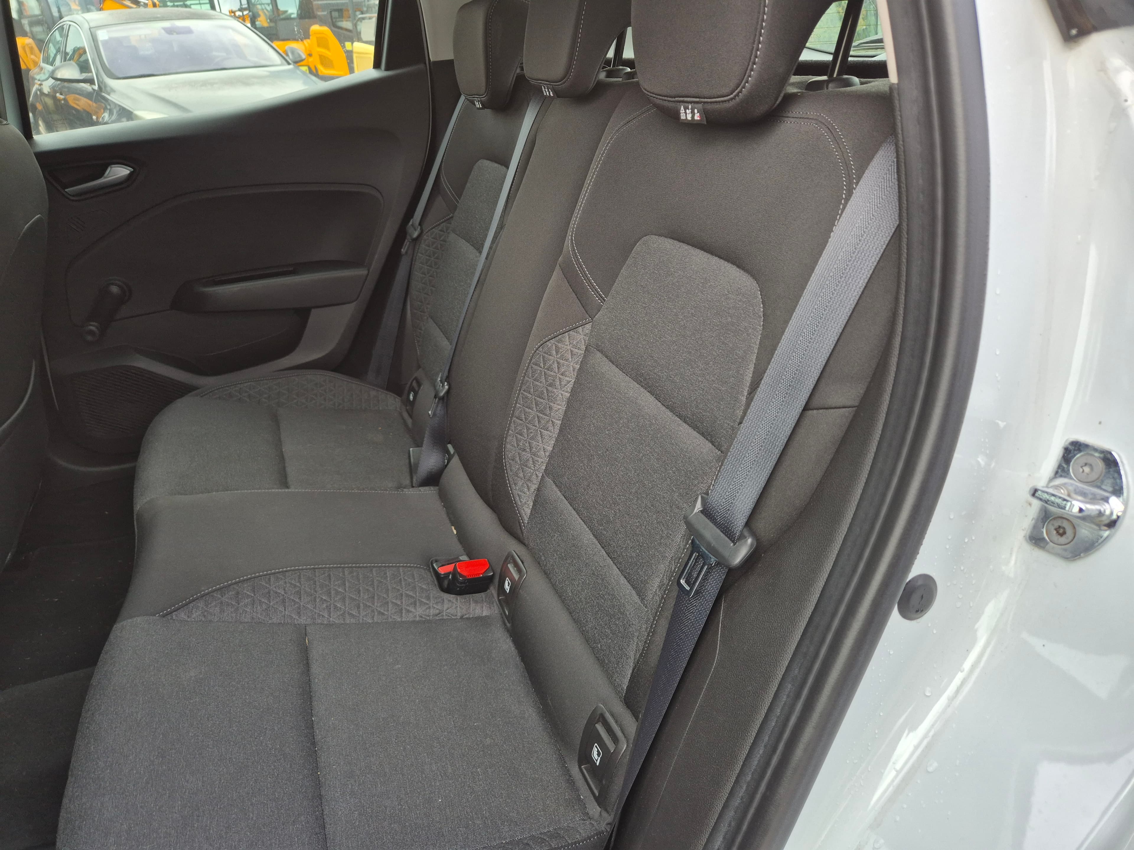 Renault Clio 1.5 Dci · Ano 2020 — imagem 23