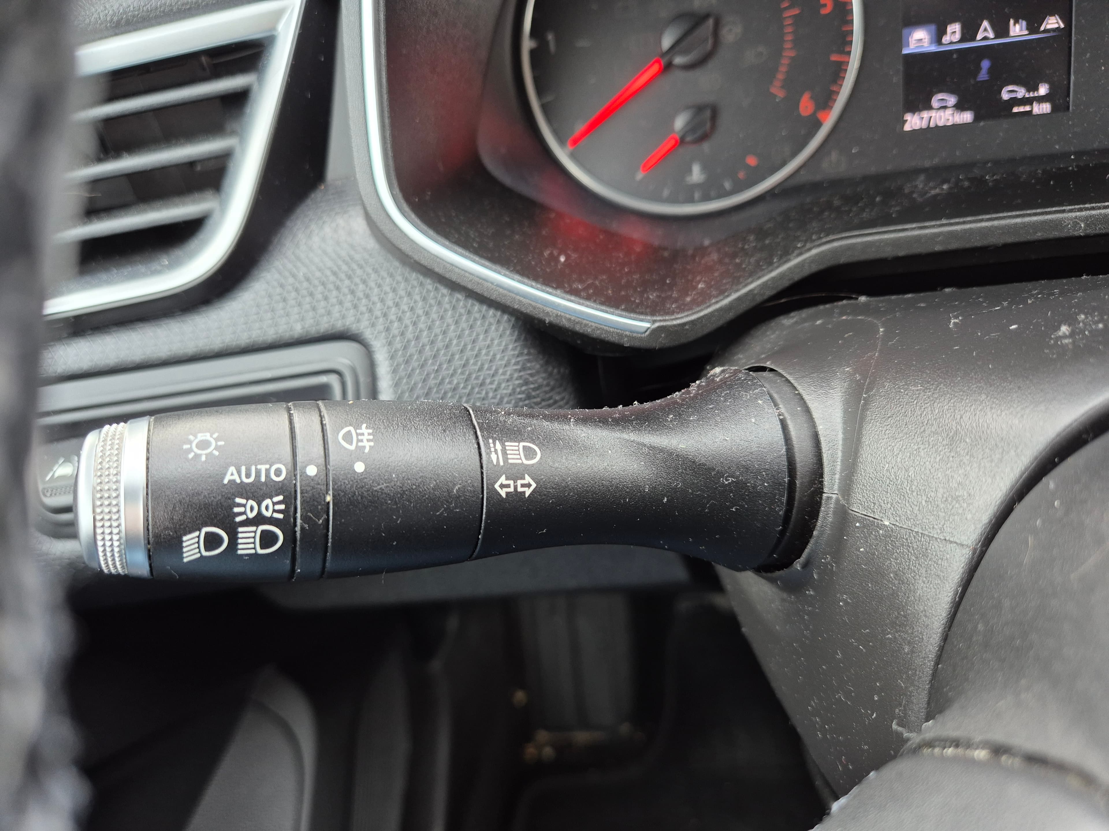 Renault Clio 1.5 Dci · Ano 2020 — imagem 30