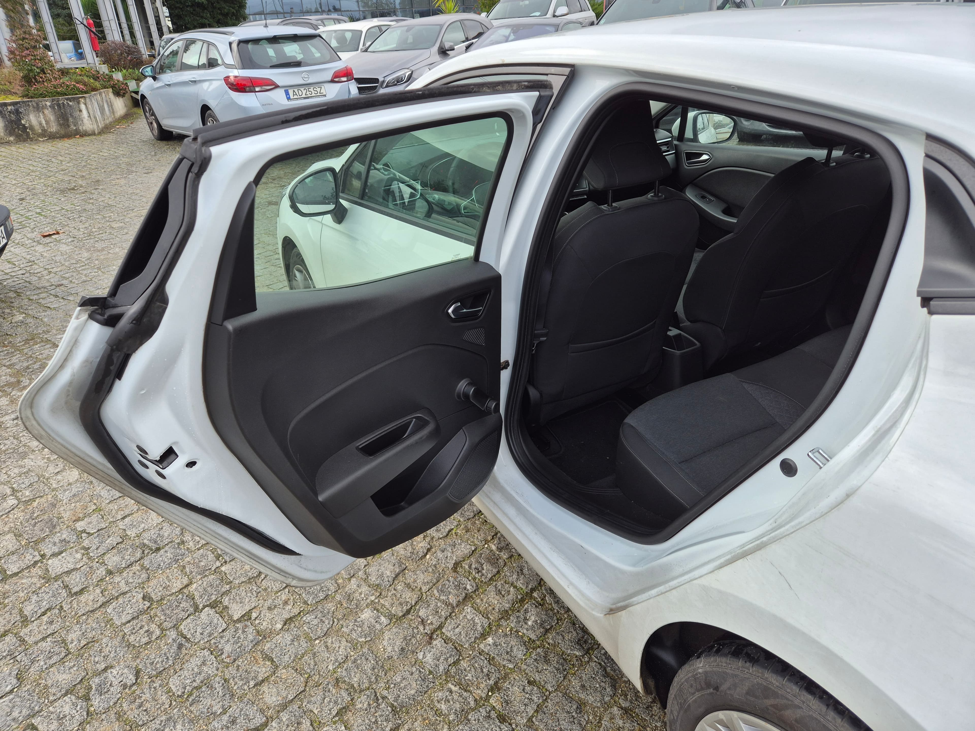 Renault Clio 1.5 Dci · Ano 2020 — imagem 21