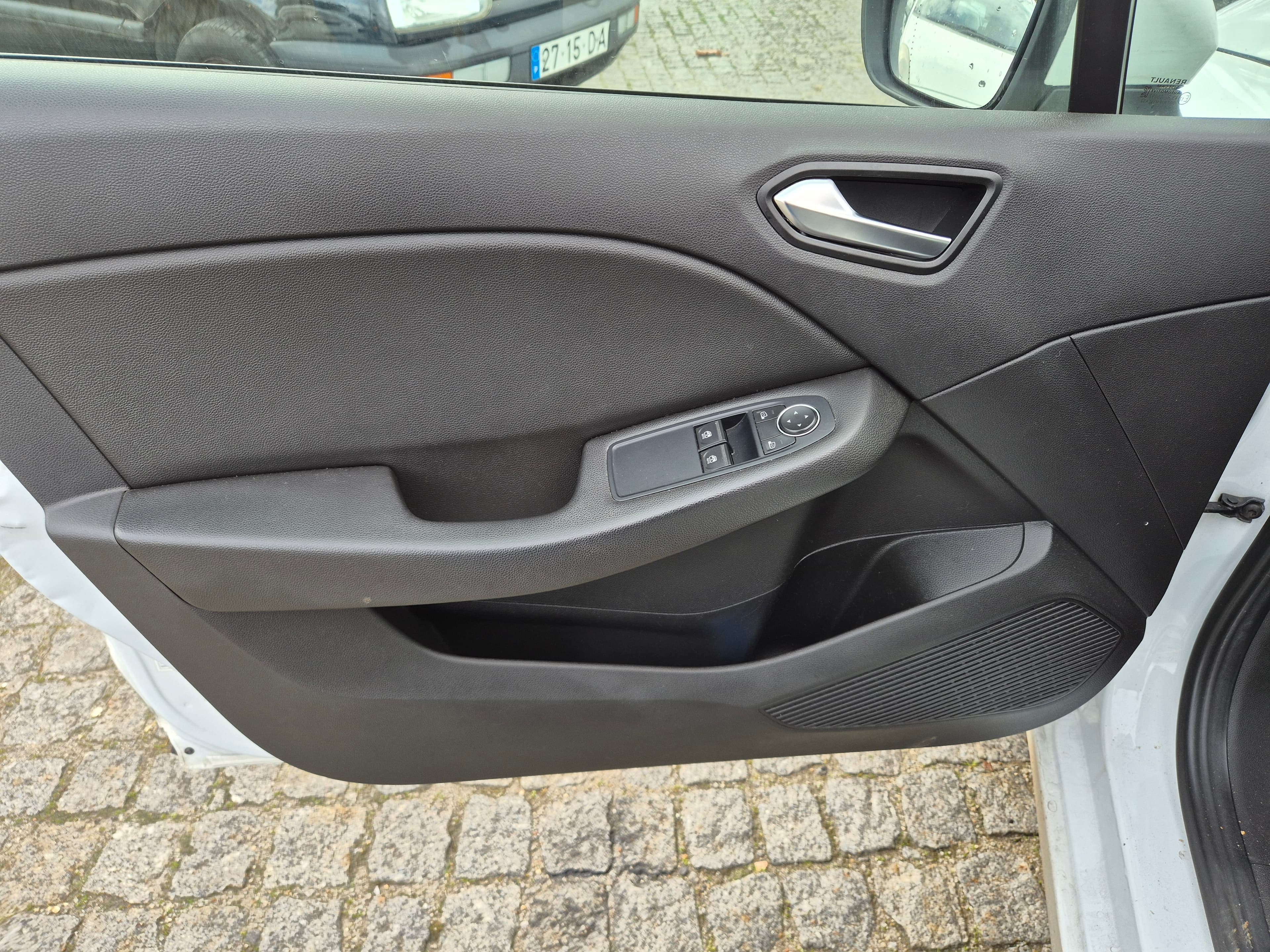 Renault Clio 1.5 Dci · Ano 2020 — imagem 25