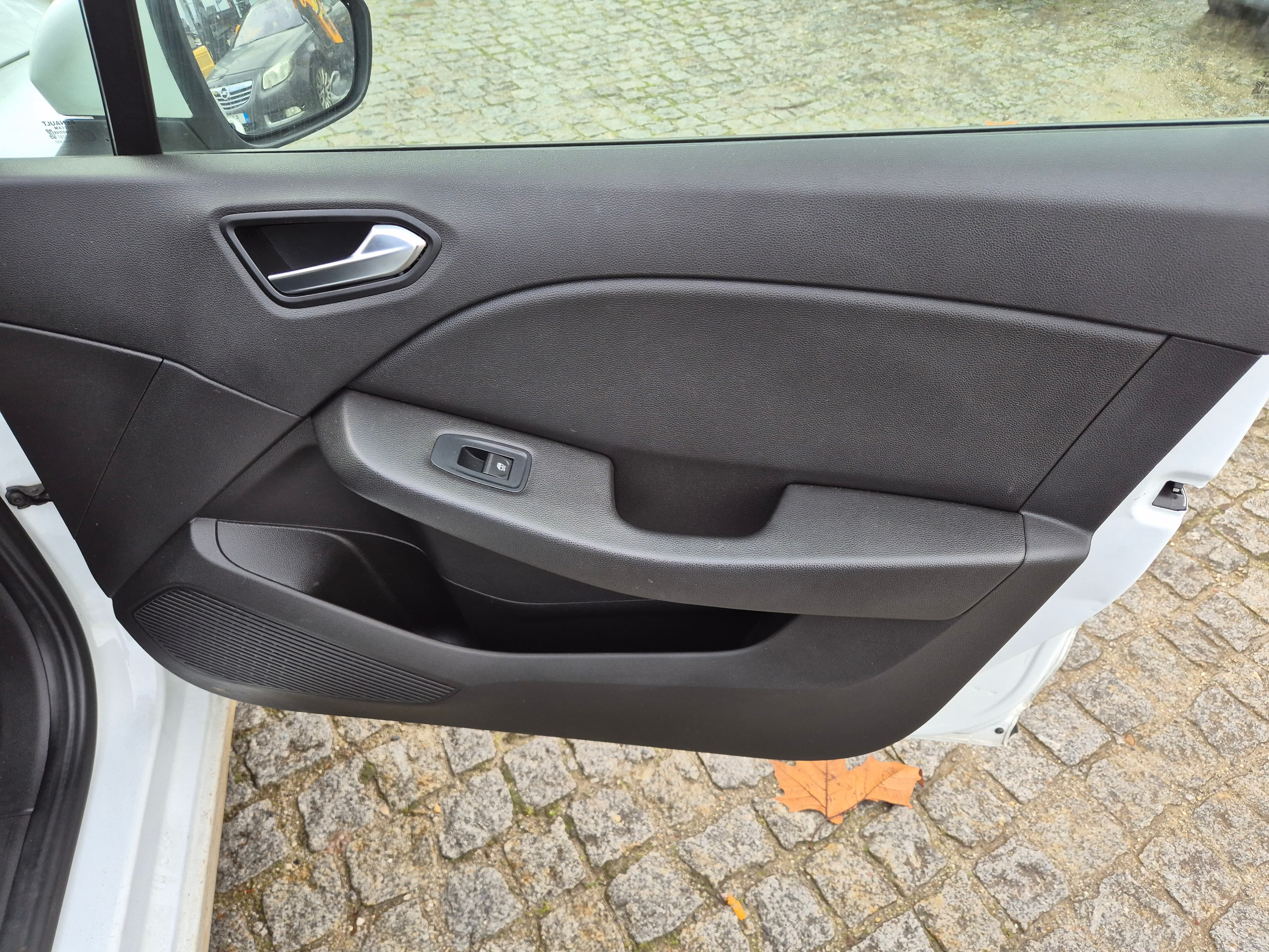 Renault Clio 1.5 Dci · Ano 2020 — imagem 19
