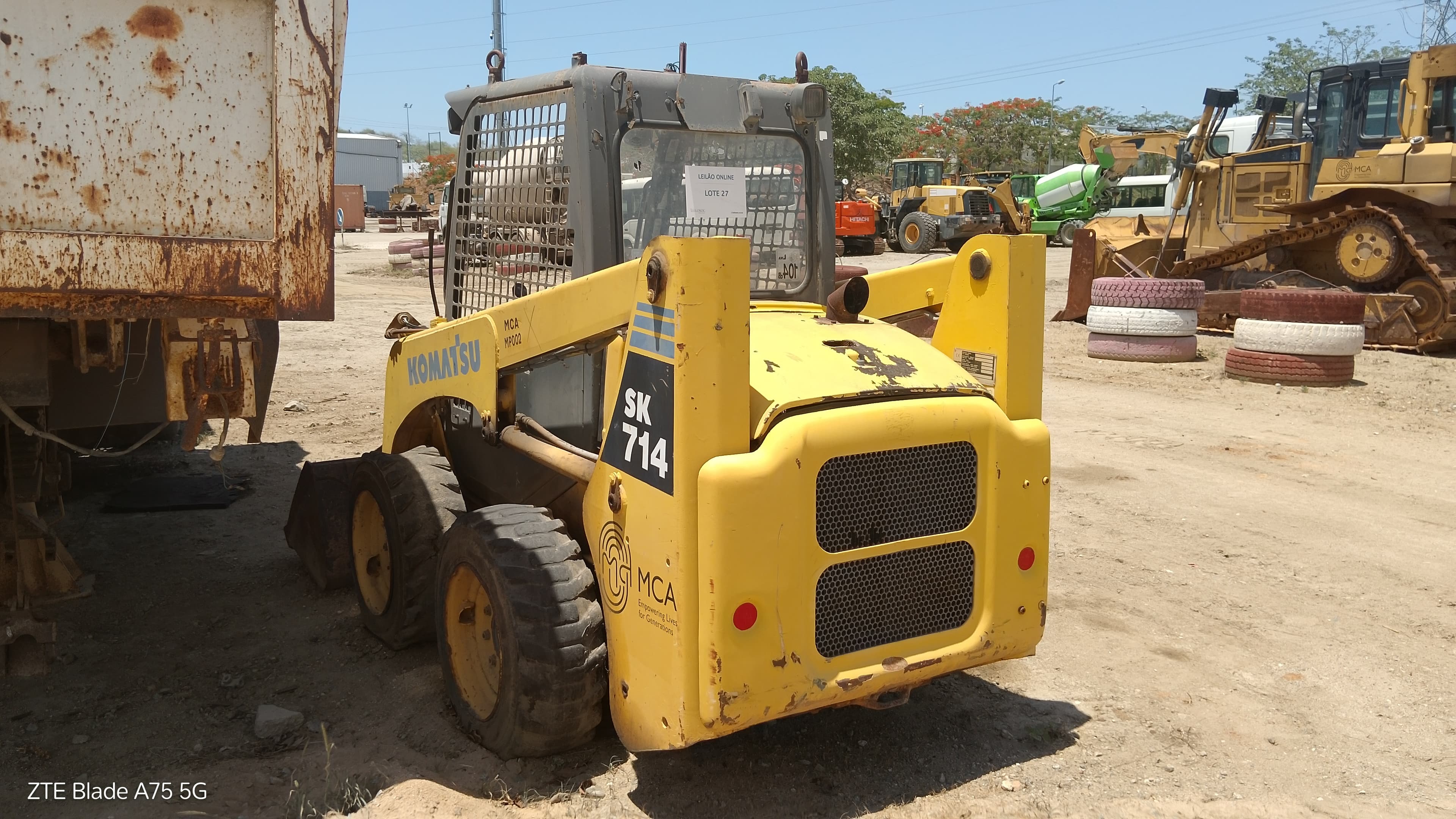 Mini Pá Komatsu SK714 — imagem 5