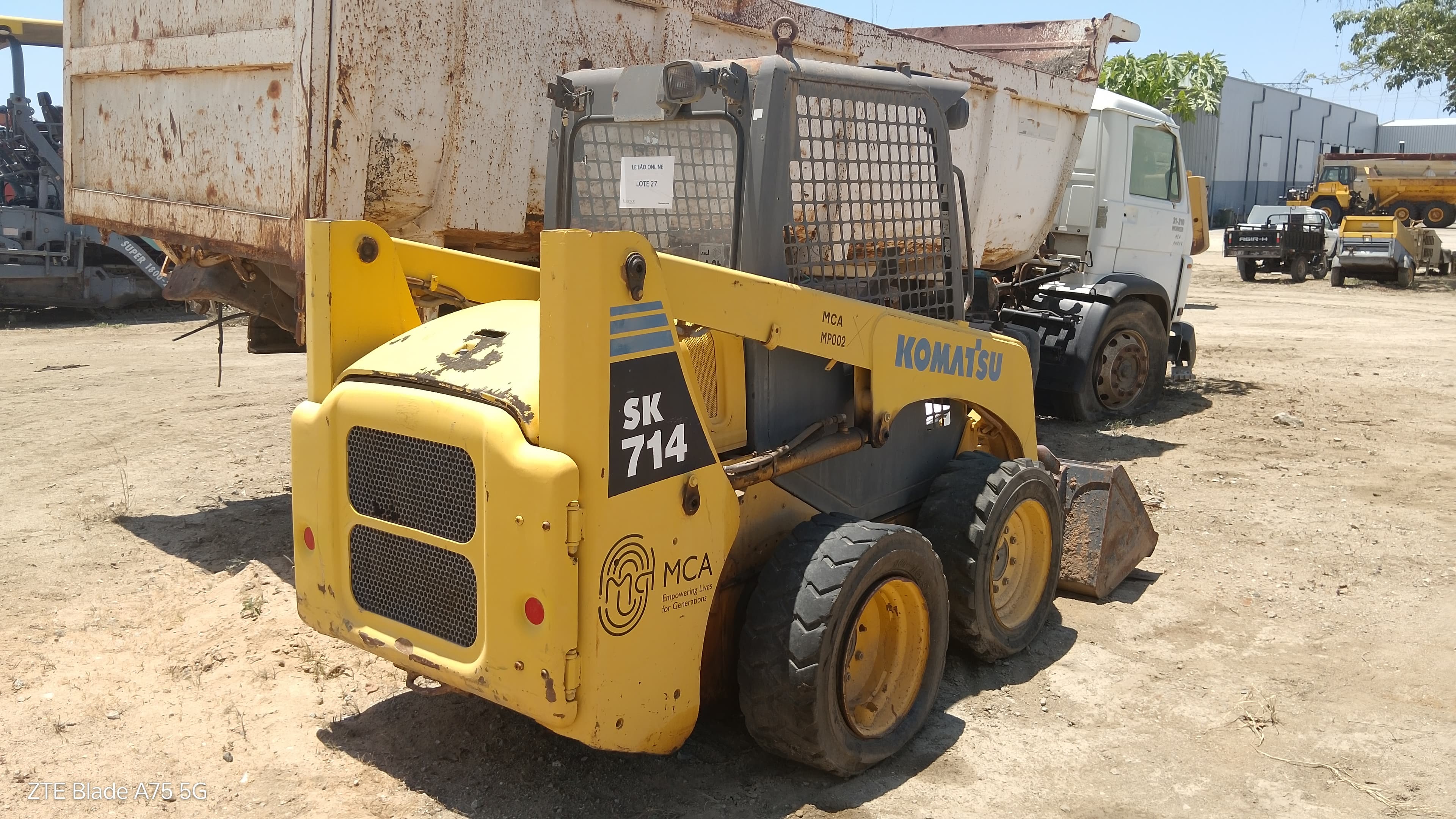 Mini Pá Komatsu SK714 — imagem 4