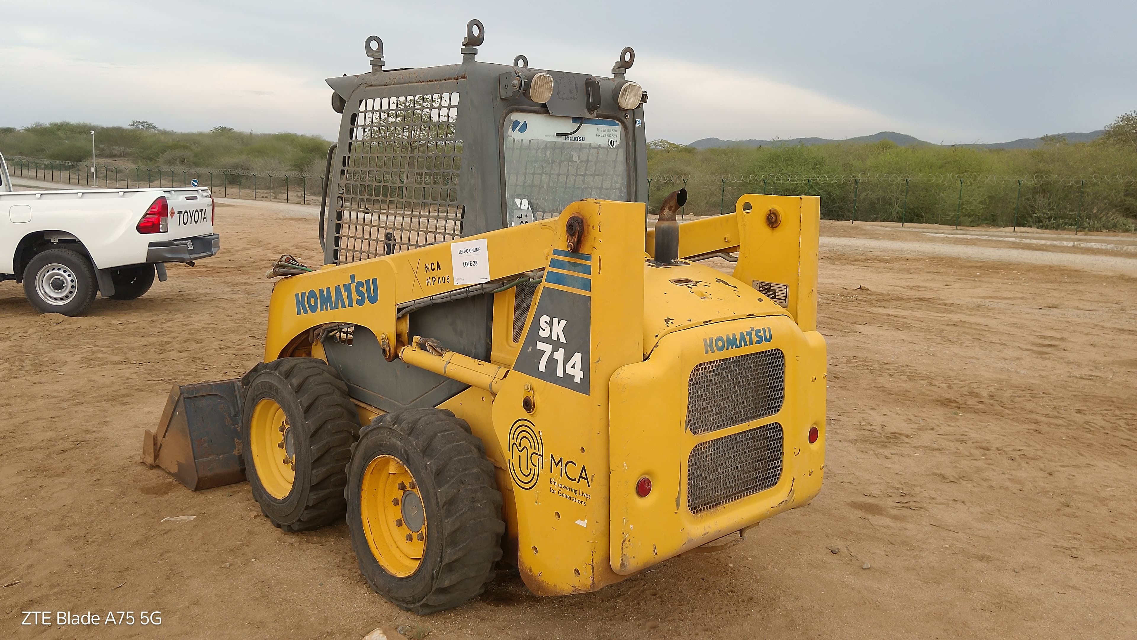 Mini Pá Komatsu SK714 — imagen 6