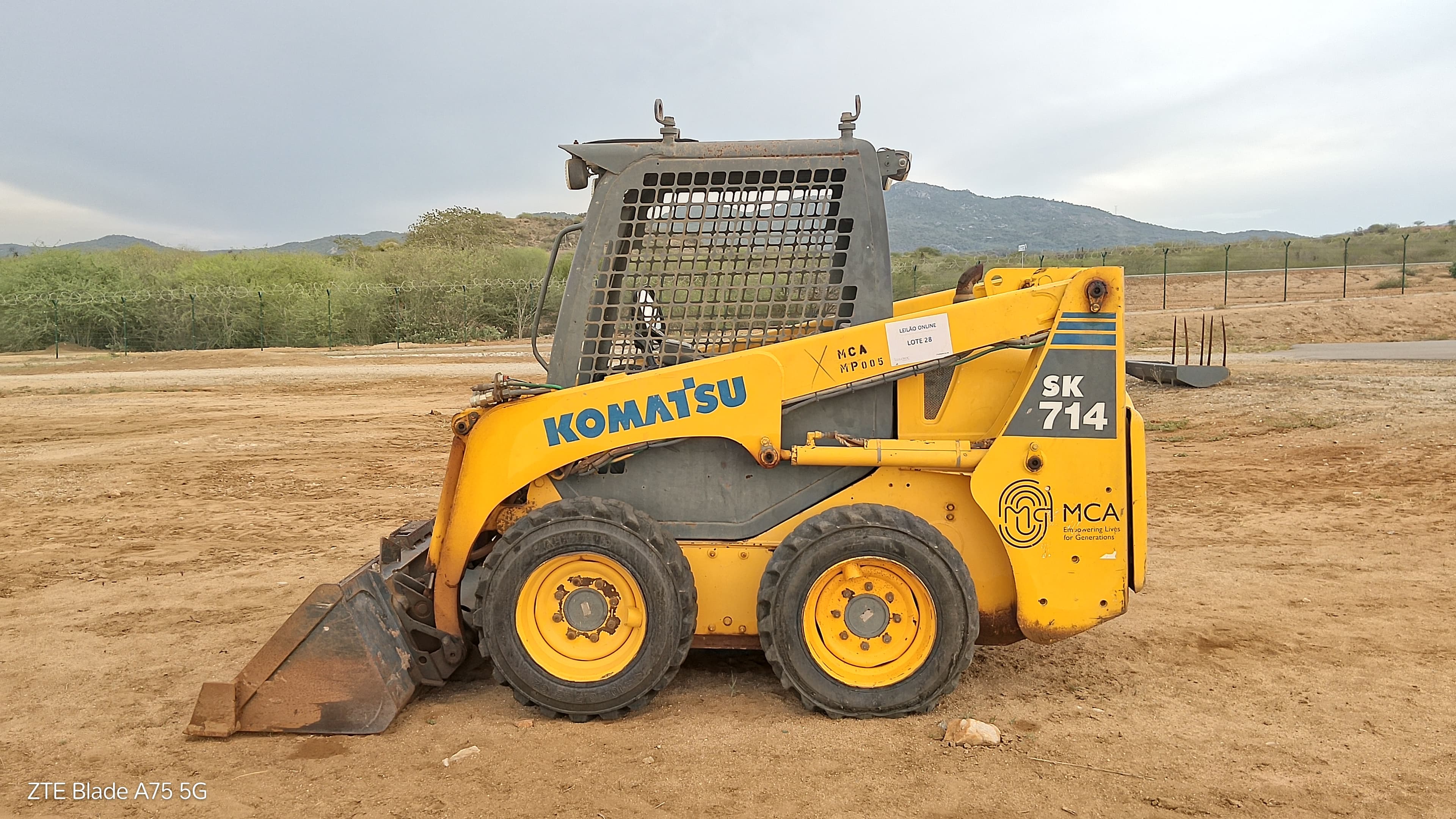 Mini Pá Komatsu SK714 — imagen 7