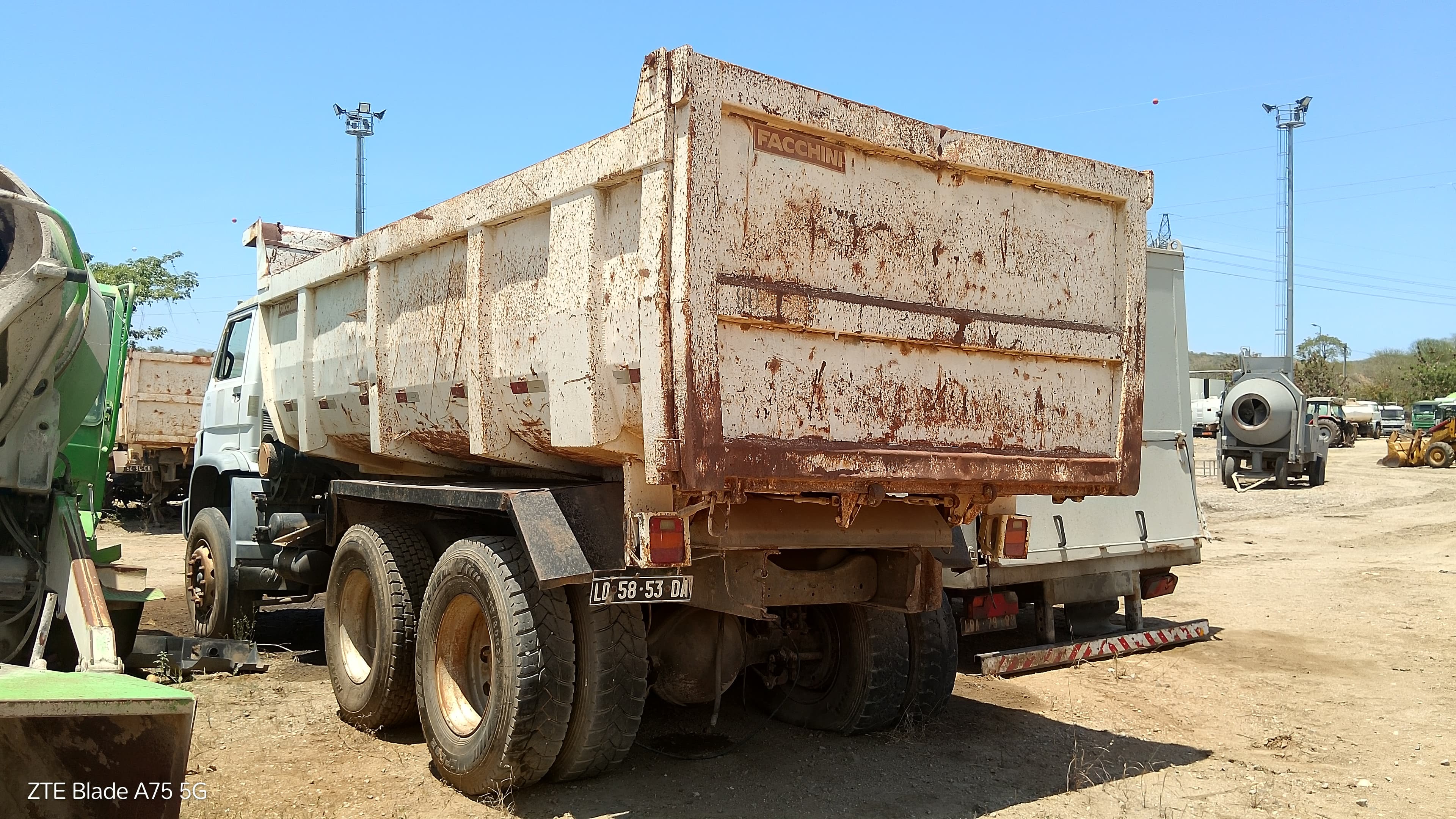 Camião Basculante Volkswagen Worker 31-310 — image 6