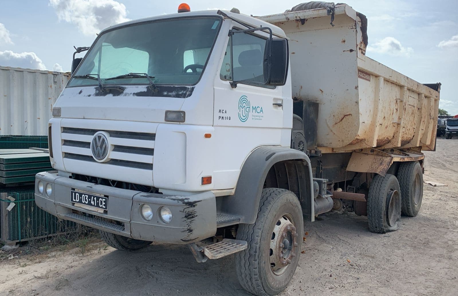 Camião Basculante Volkswagen Worker 31-310