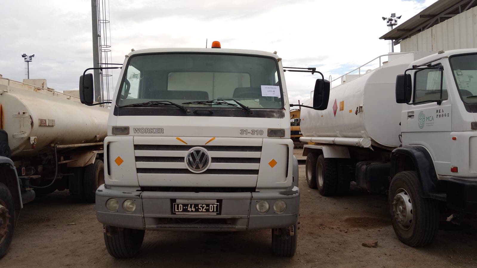 Camião Cisterna Volkswagen Worker 31-310 — image 2