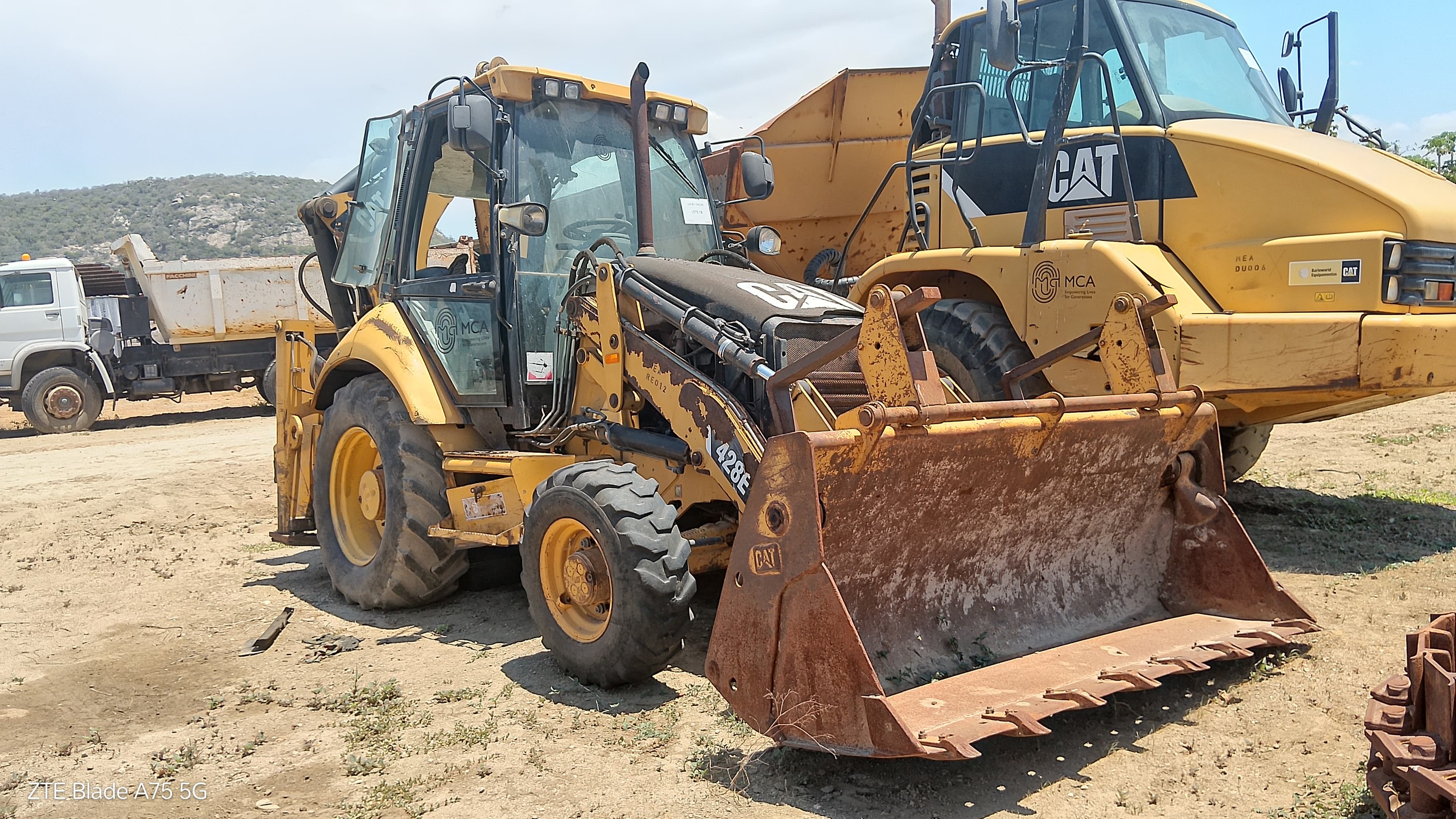 Retroescavadora Caterpillar 428E — imagem 2