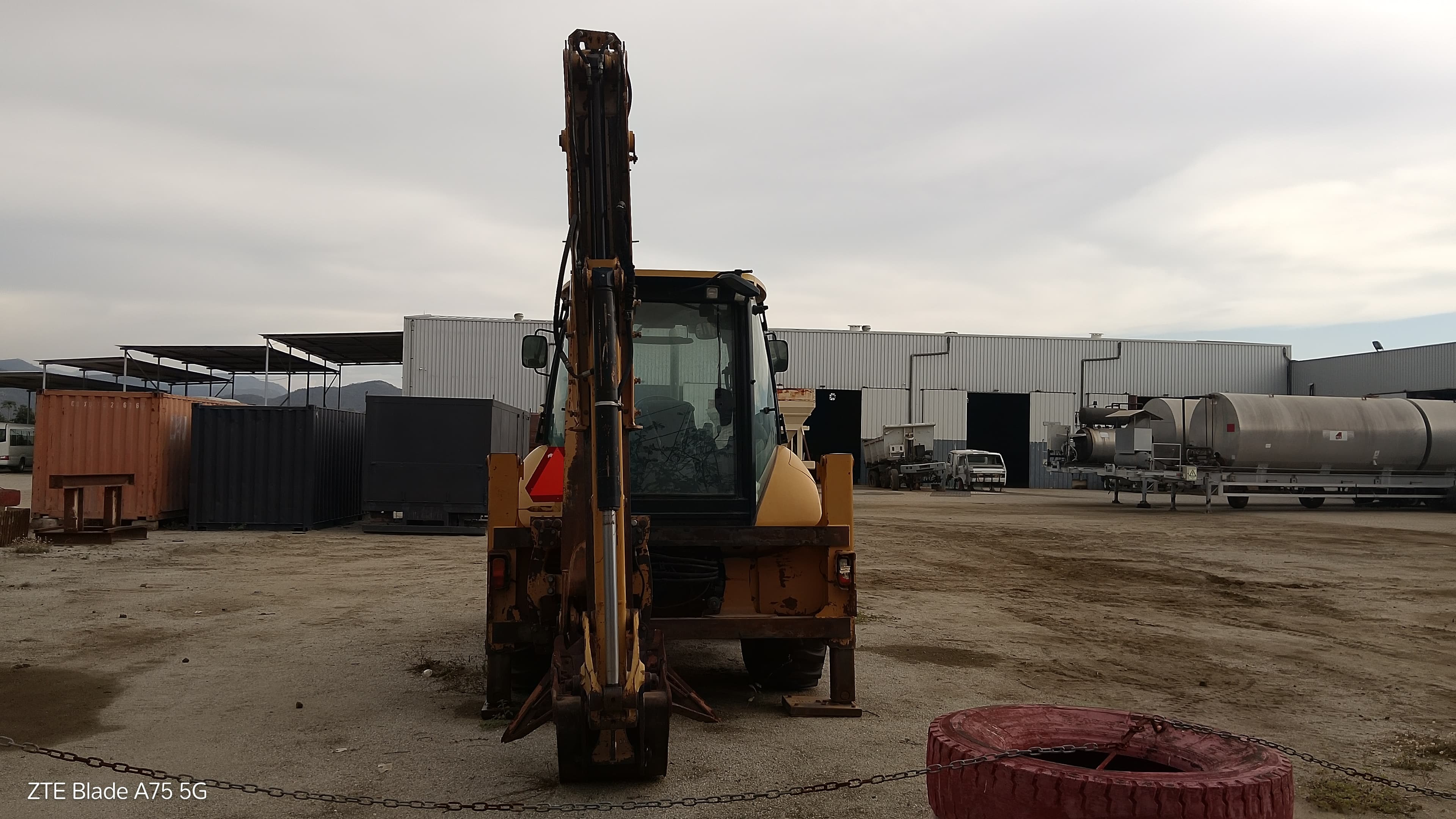 Retroescavadora Caterpillar 428E — image 5