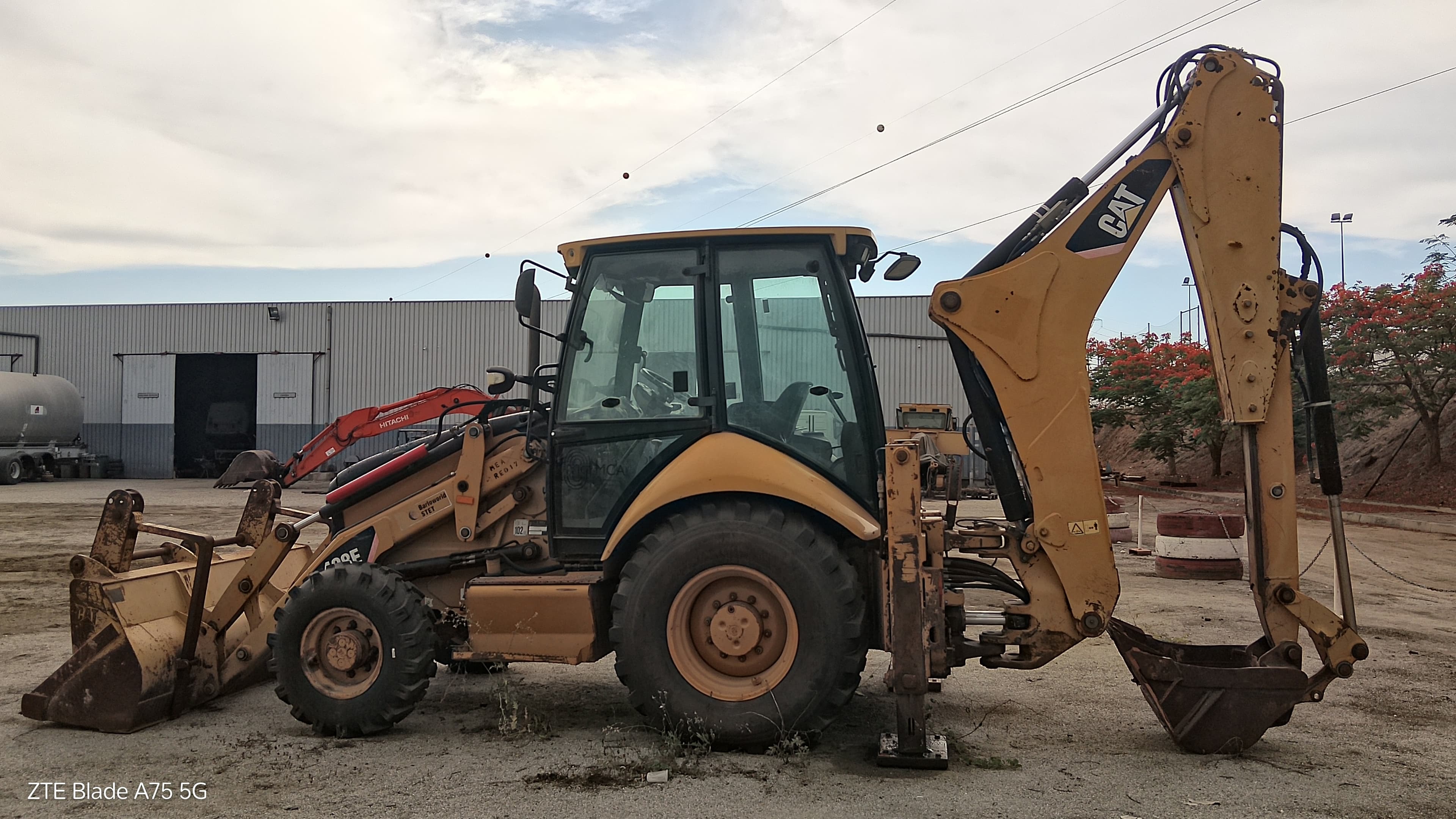 Retroescavadora Caterpillar 428E — image 8