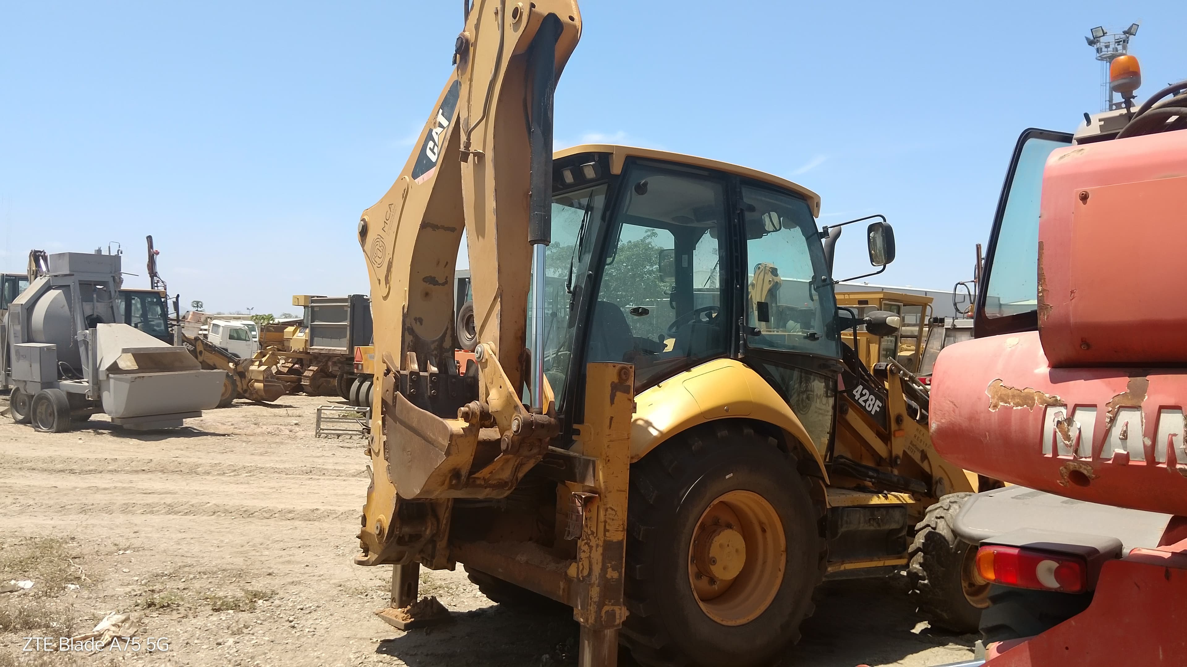 Retroescavadora Caterpillar 428F — image 7