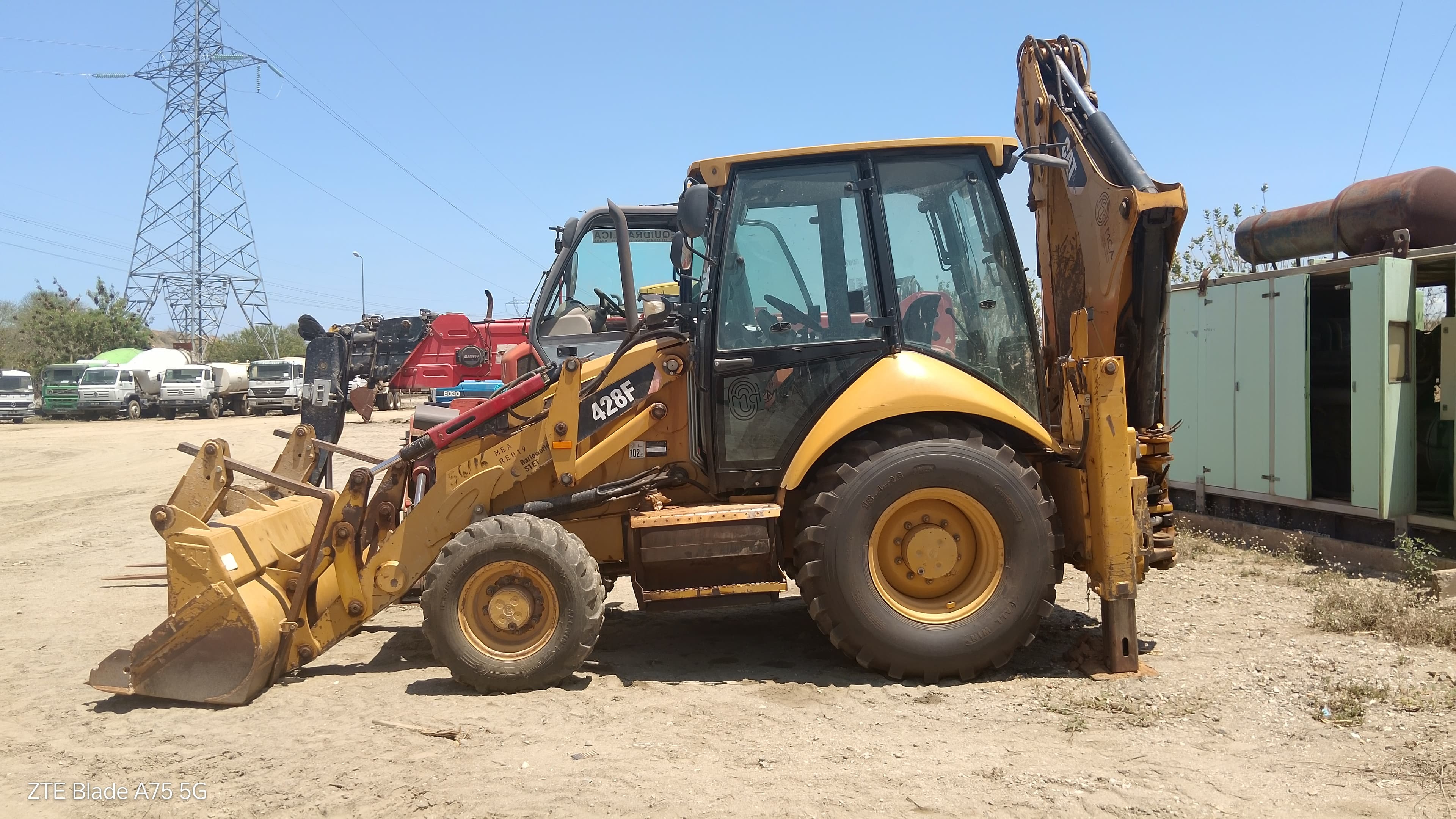Retroescavadora Caterpillar 428F — image 4