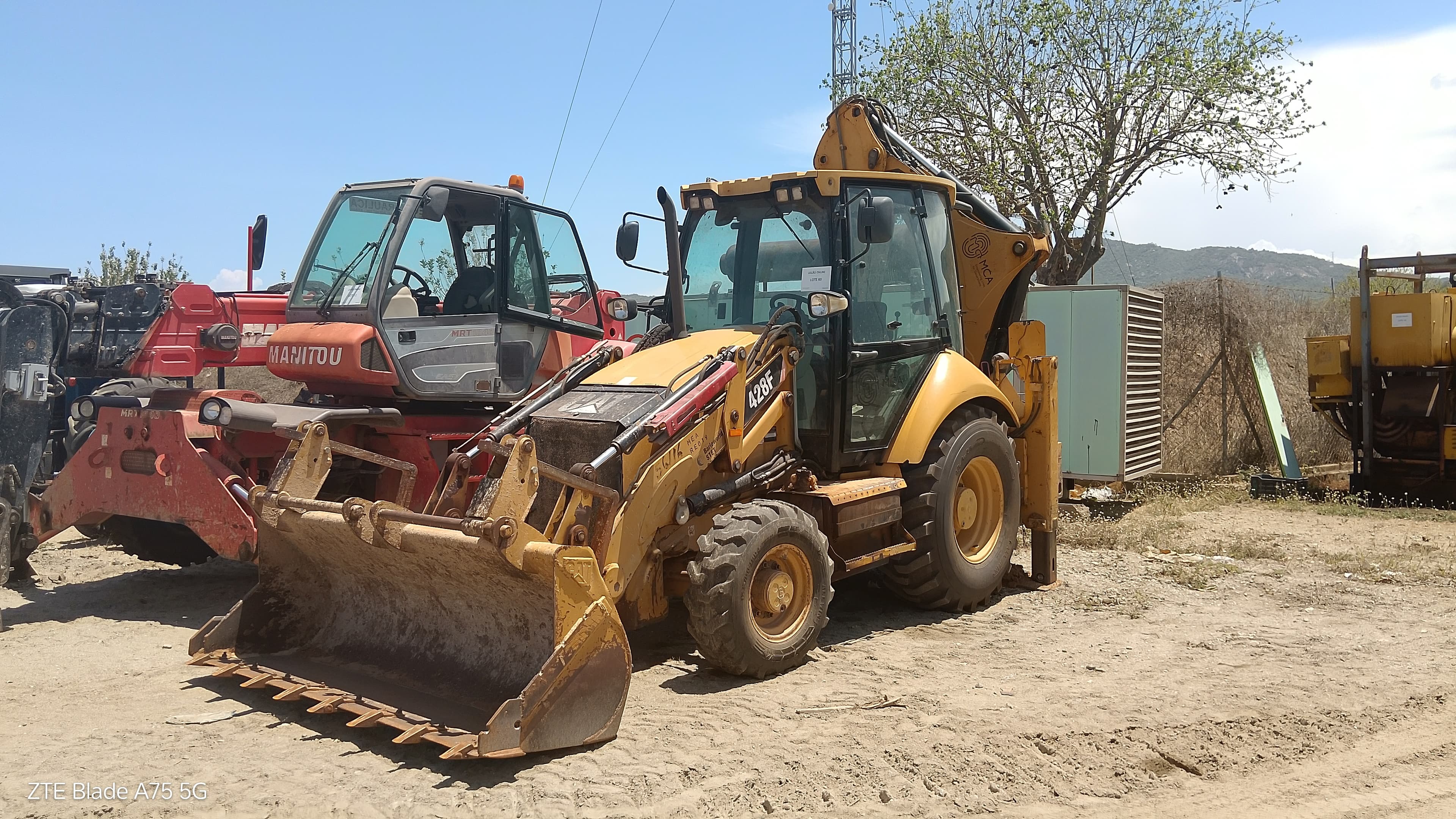 Retroescavadora Caterpillar 428F — image 3