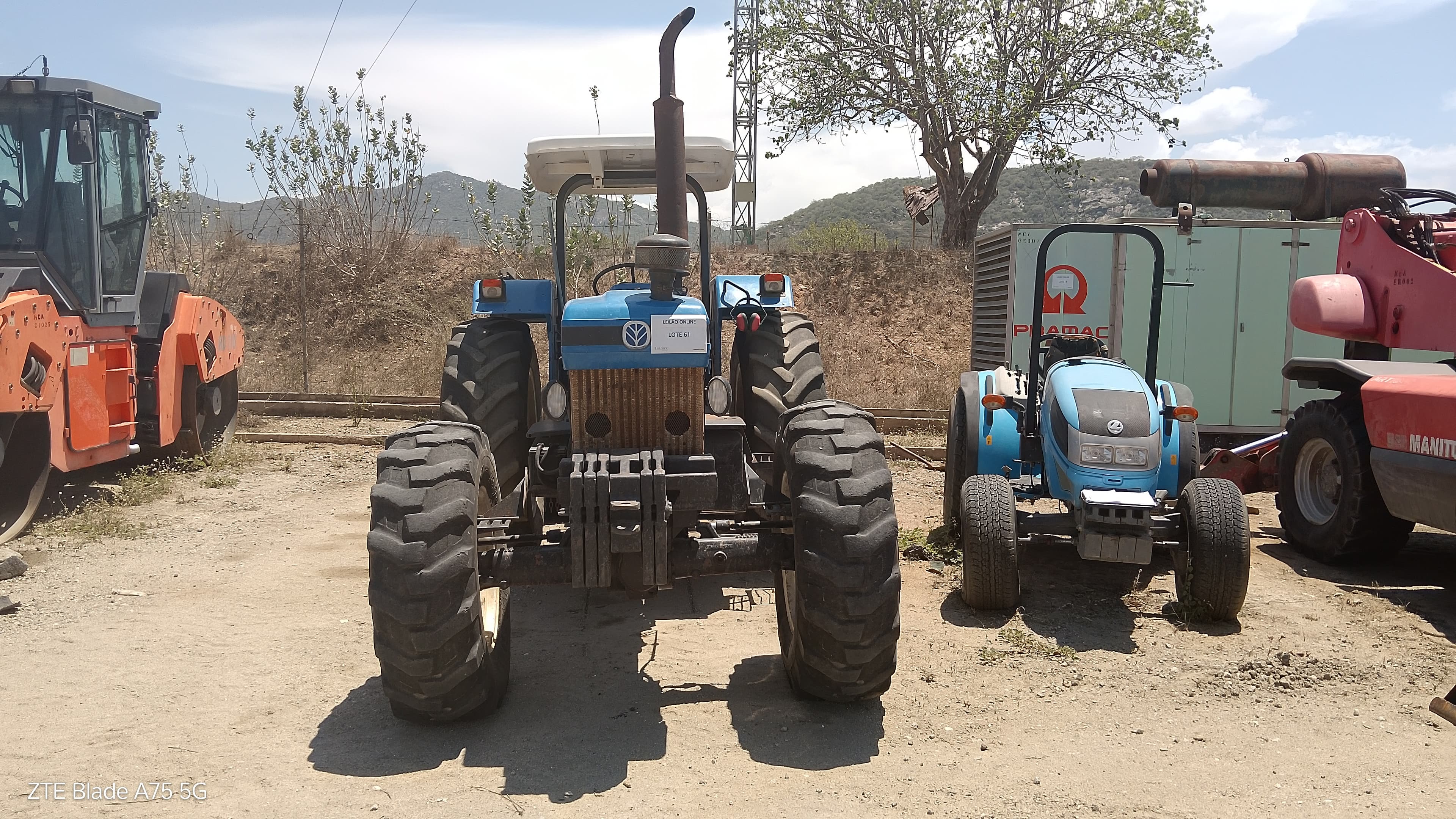 Tractor Agricola New Holland 8030 — image 3