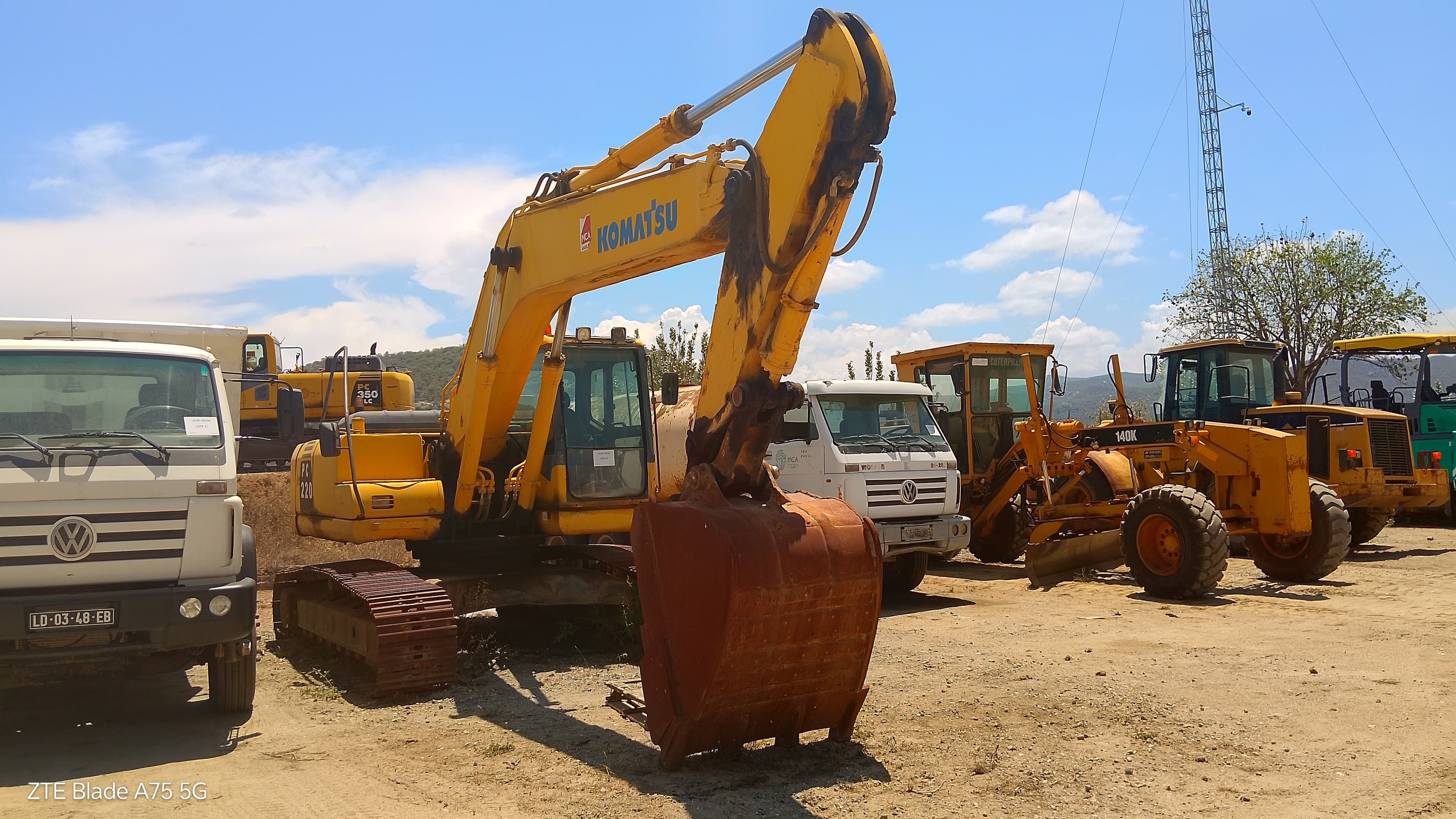 Escavadora de Rastos Komatsu  PC220 — imagen 3