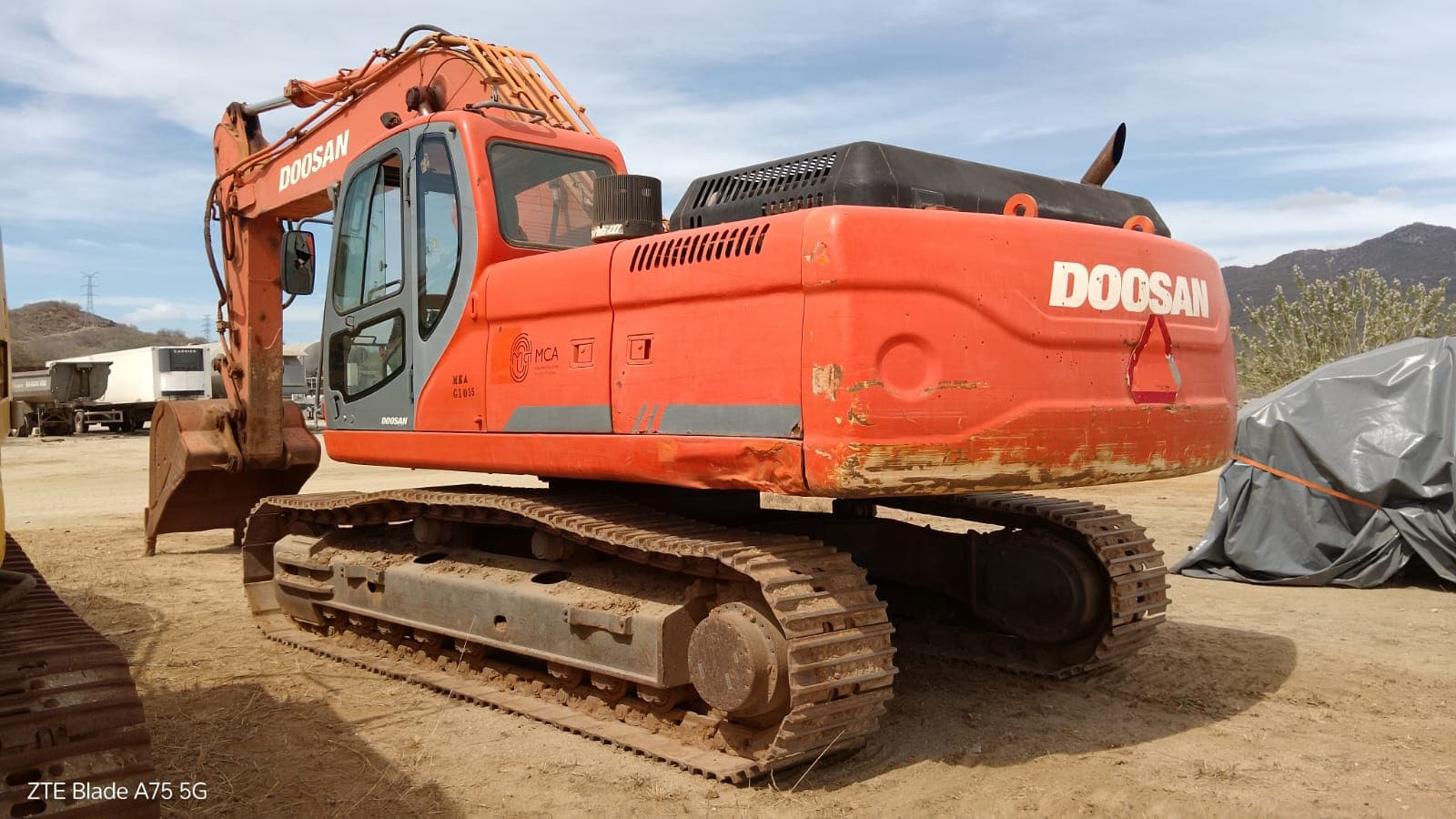 Escavadora de Rastos DOSSAN DX300 LC — imagem 7
