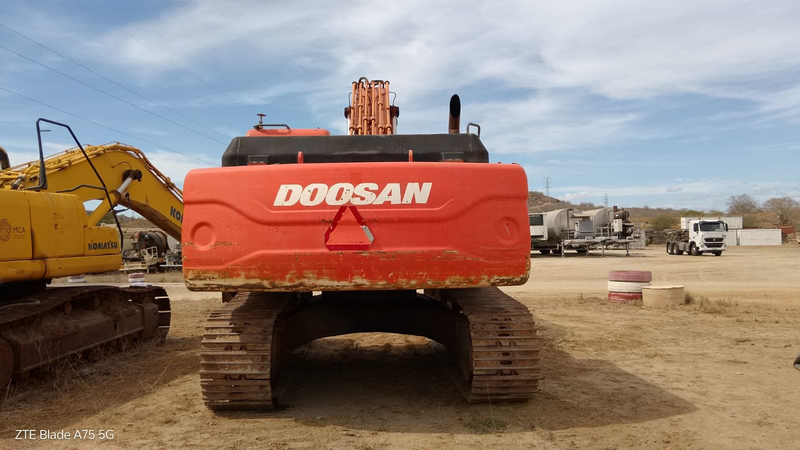 Escavadora de Rastos DOSSAN DX300 LC — imagem 6