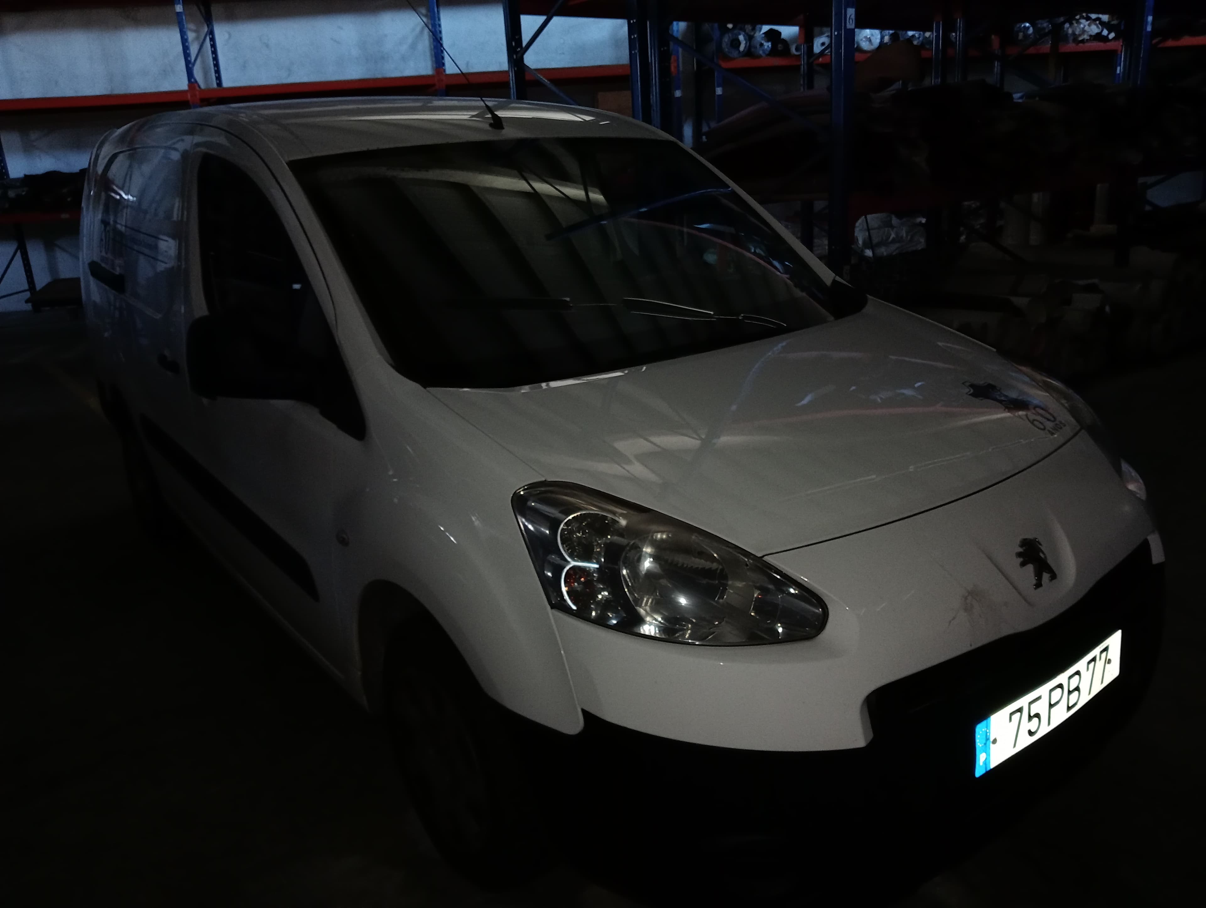 Peugeot Partner · Ano 2014 — imagem 2